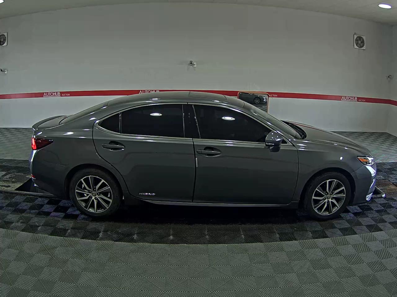 Lexus ES - 3