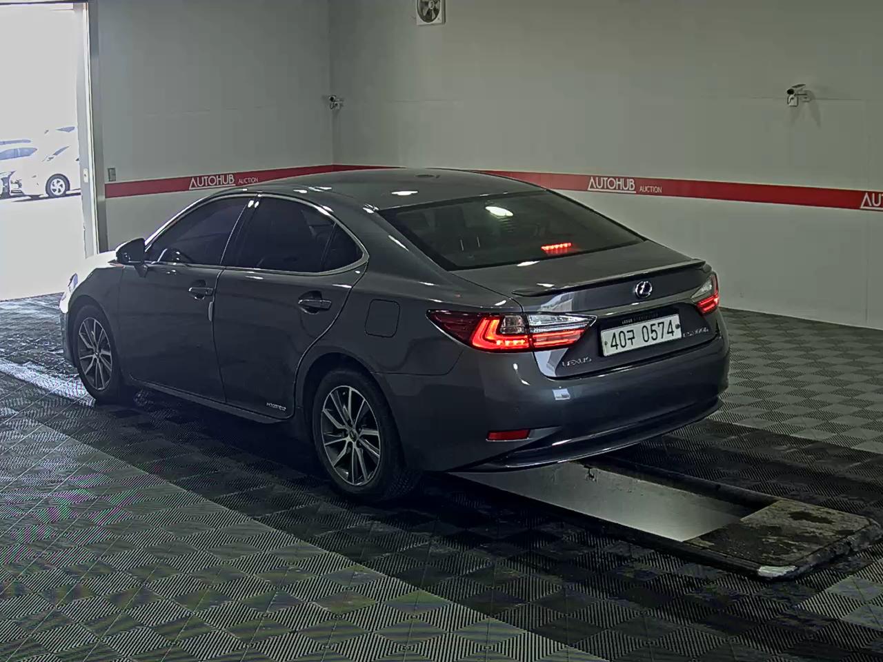 Lexus ES - 5