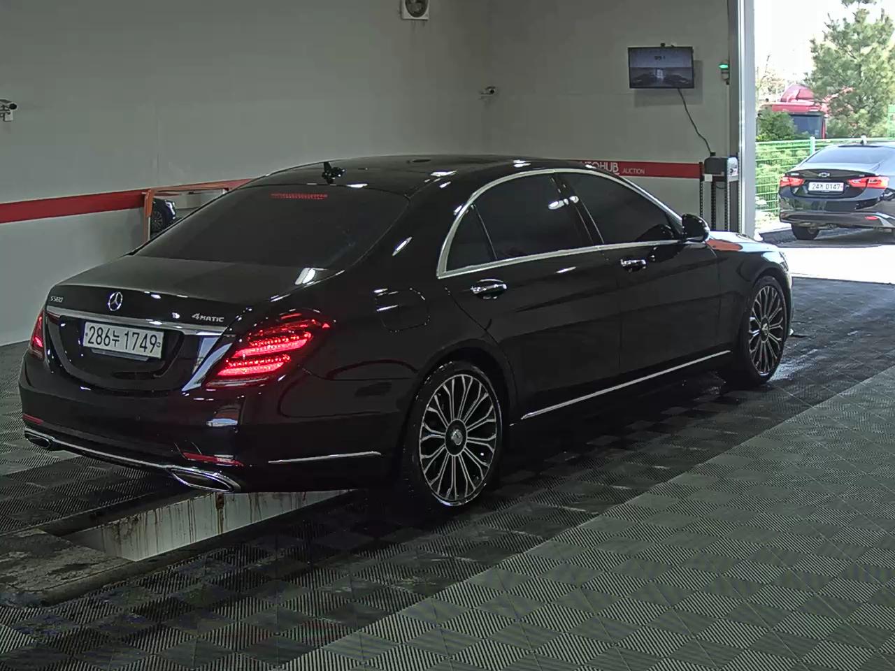 Mercedes-Benz S-Class - 4
