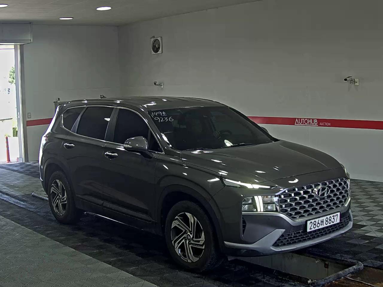 Hyundai Santa Fe 2021 - Image 2