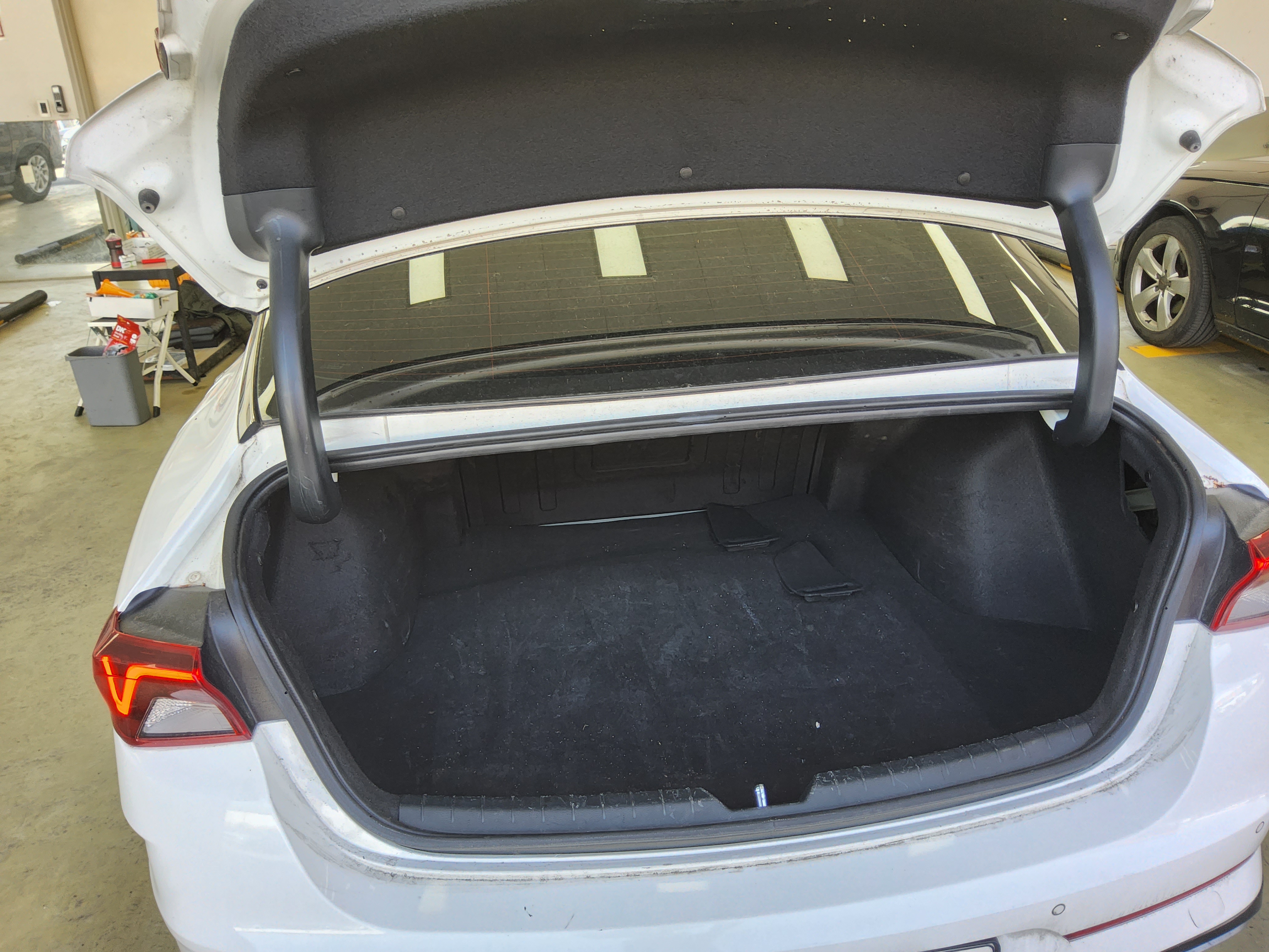 Kia K5 2023 - Image 14