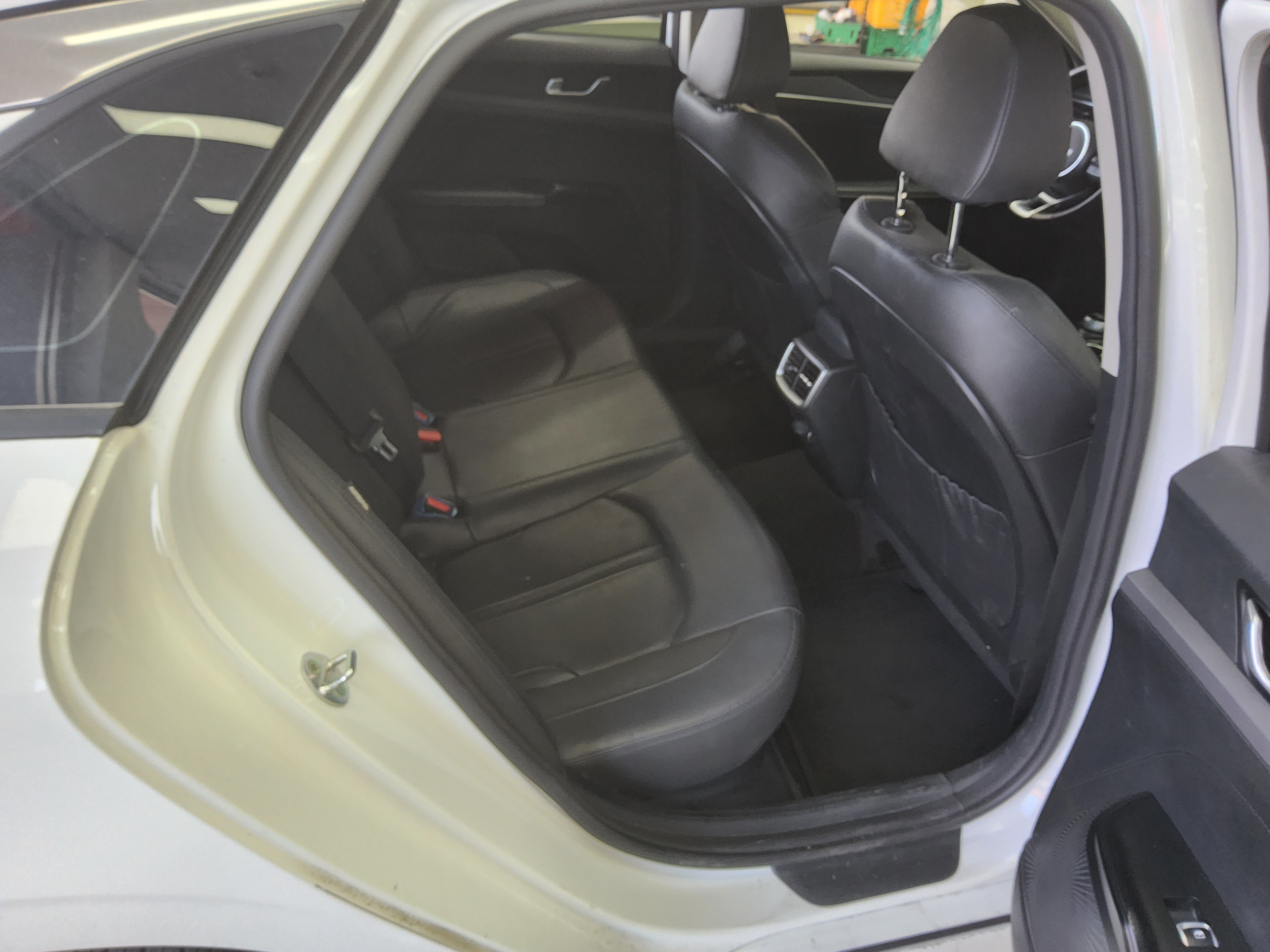 Kia K5 2023 - Image 12