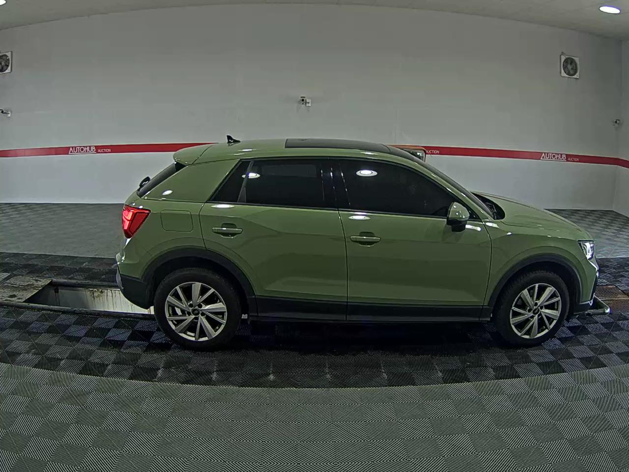 아우디 Q2 - 3