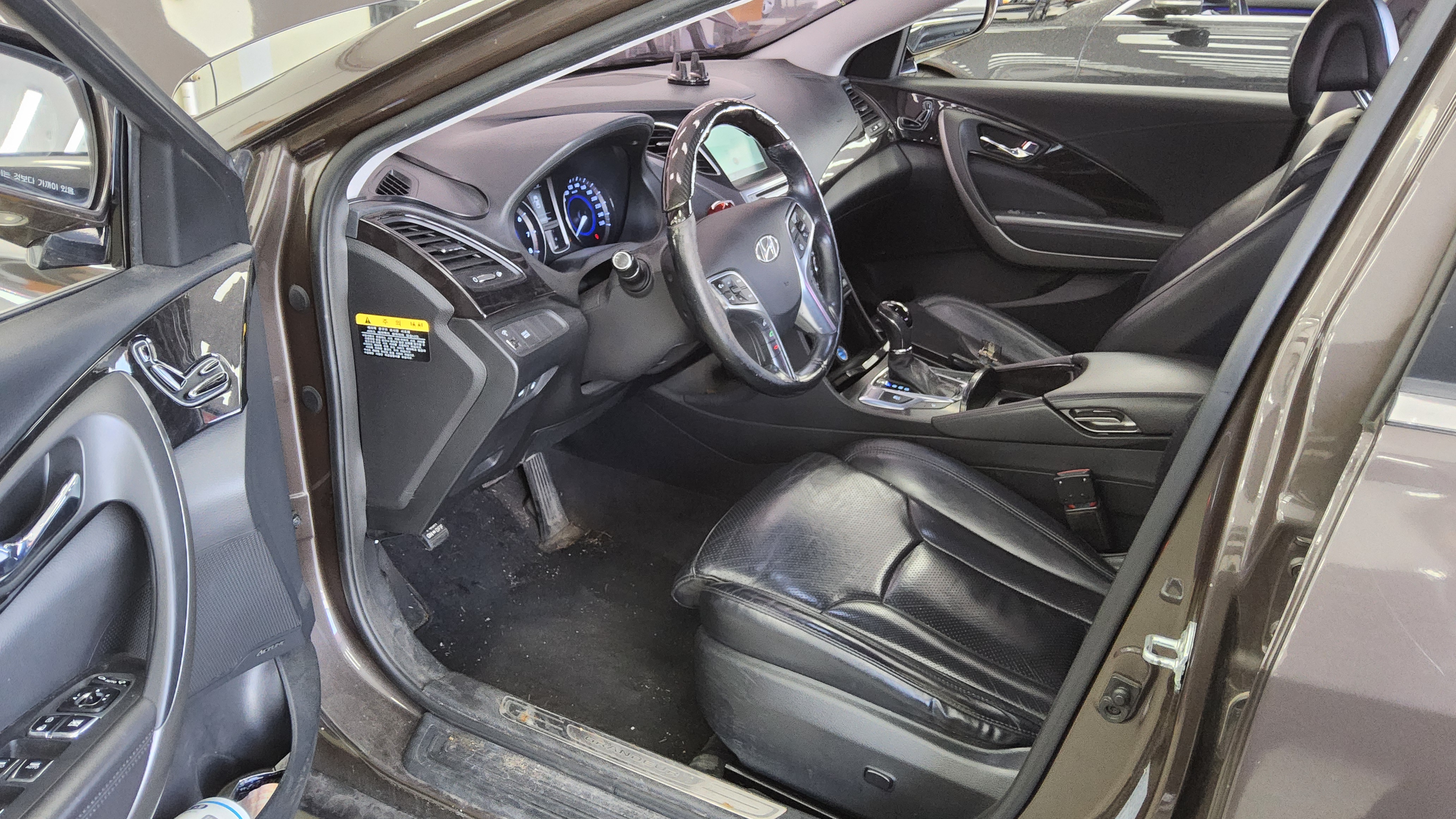 Hyundai Grandeur 2015 - Image 9