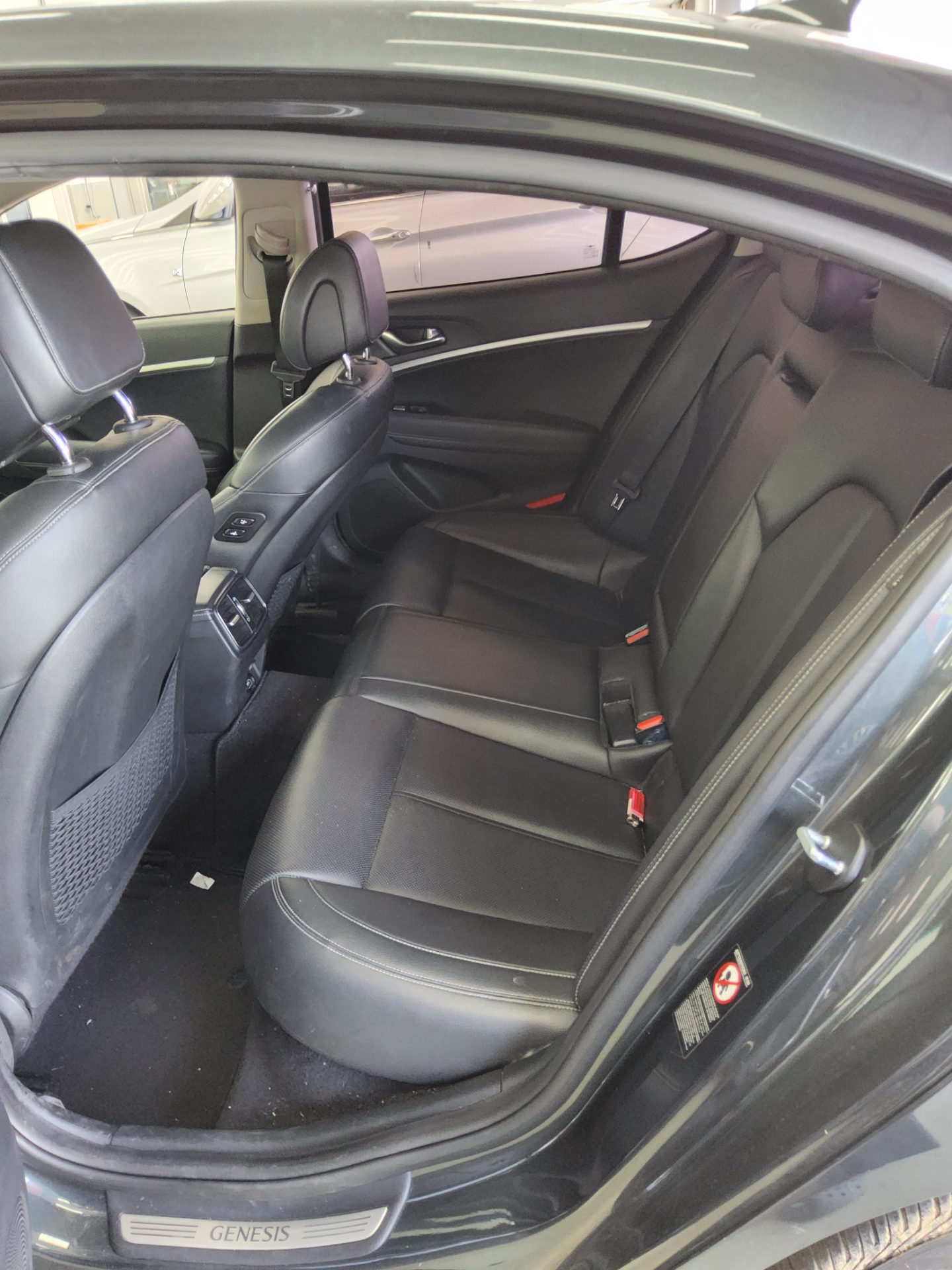 Genesis G70 - 11