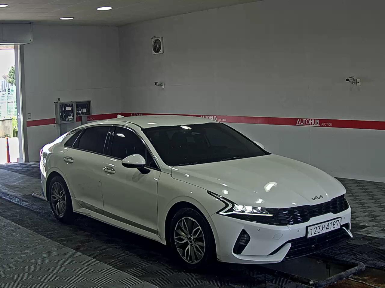 Kia K5 2023 - Image 2