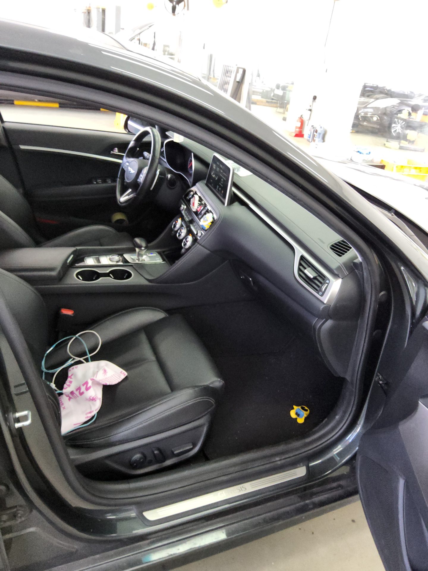 Genesis G70 - 13