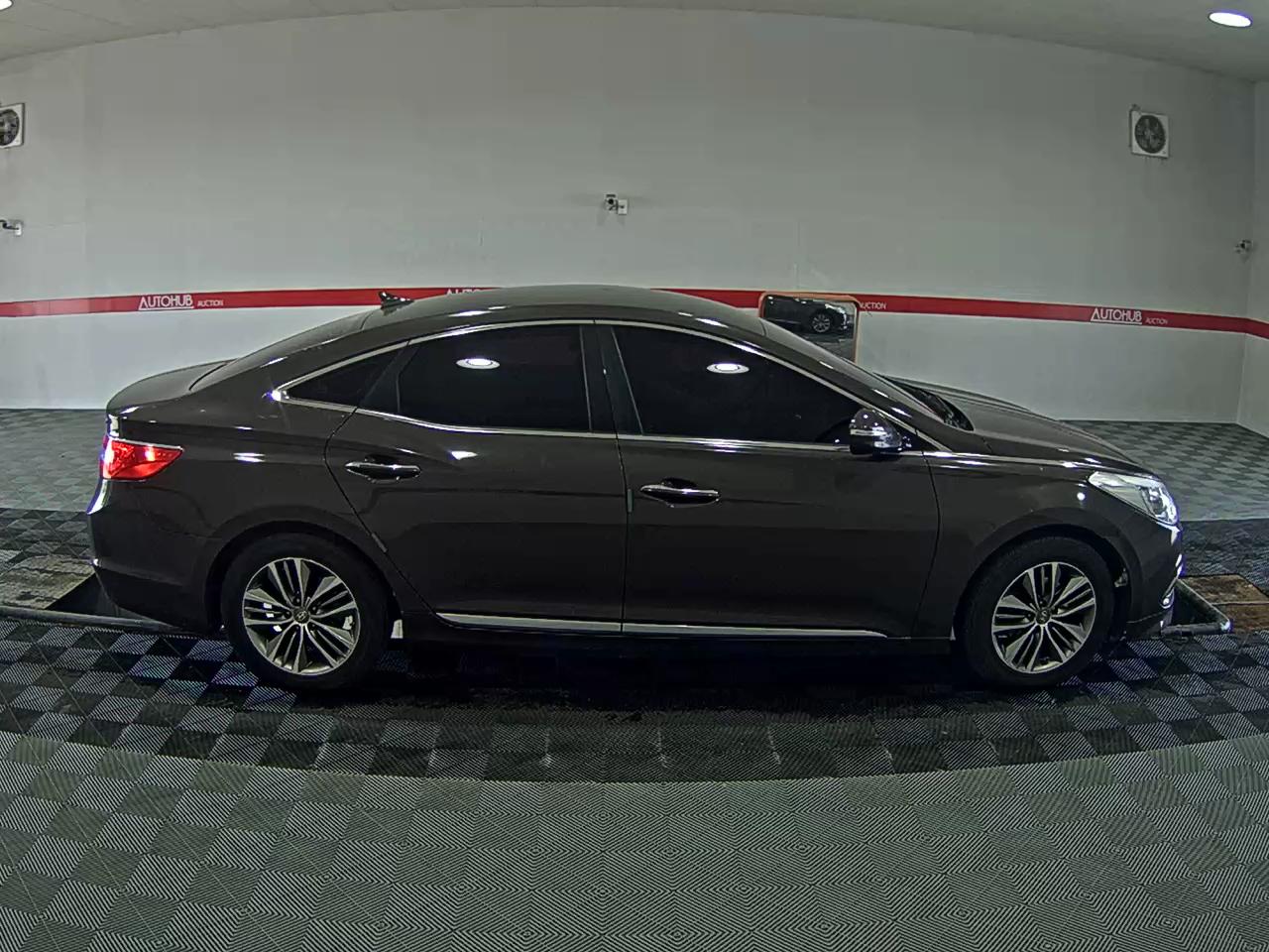 Hyundai Grandeur 2015 - Image 3