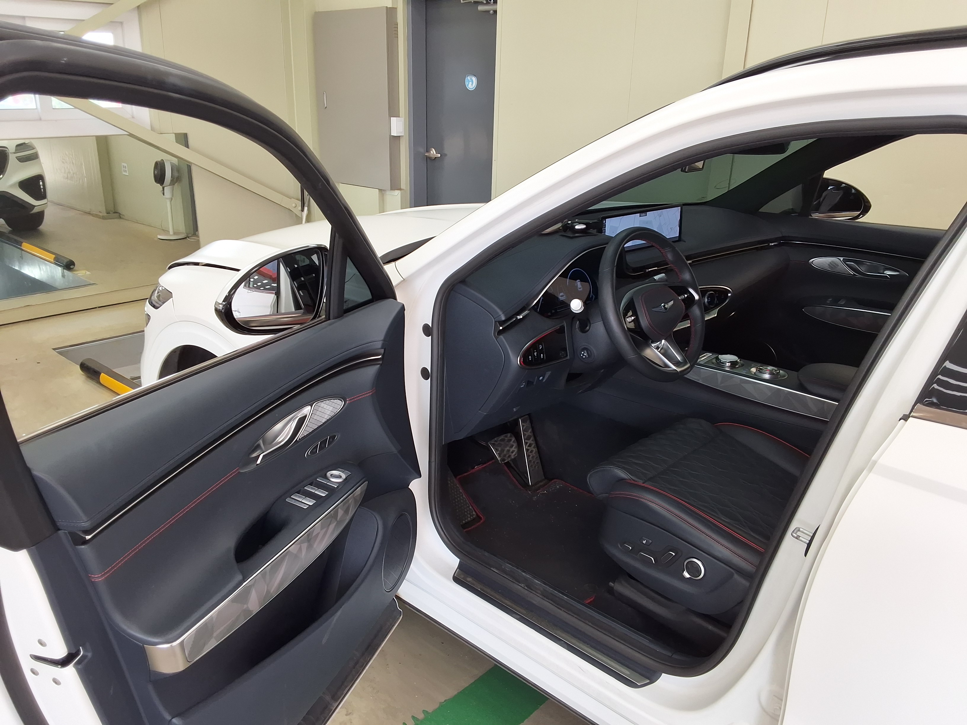 جينيسيس GV70 2021 - صورة 9