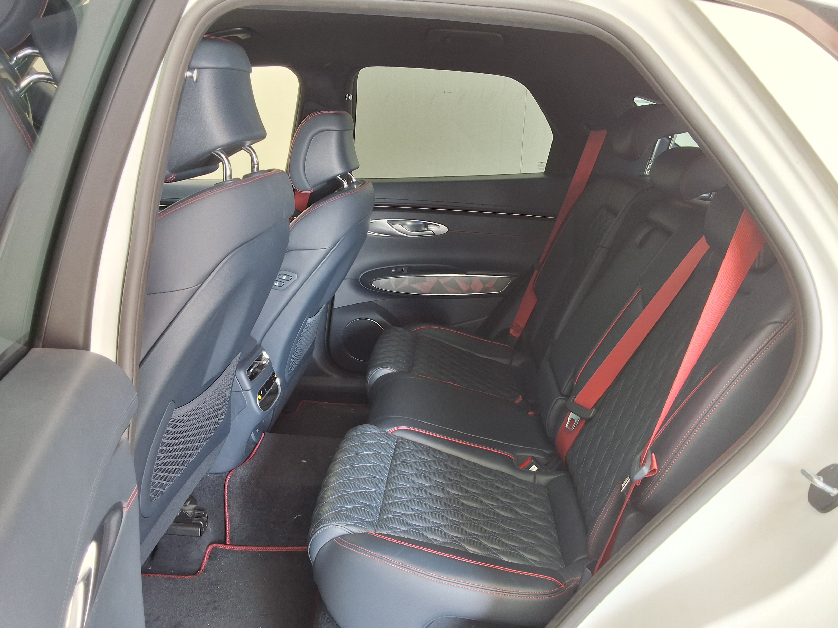 جينيسيس GV70 2021 - صورة 11