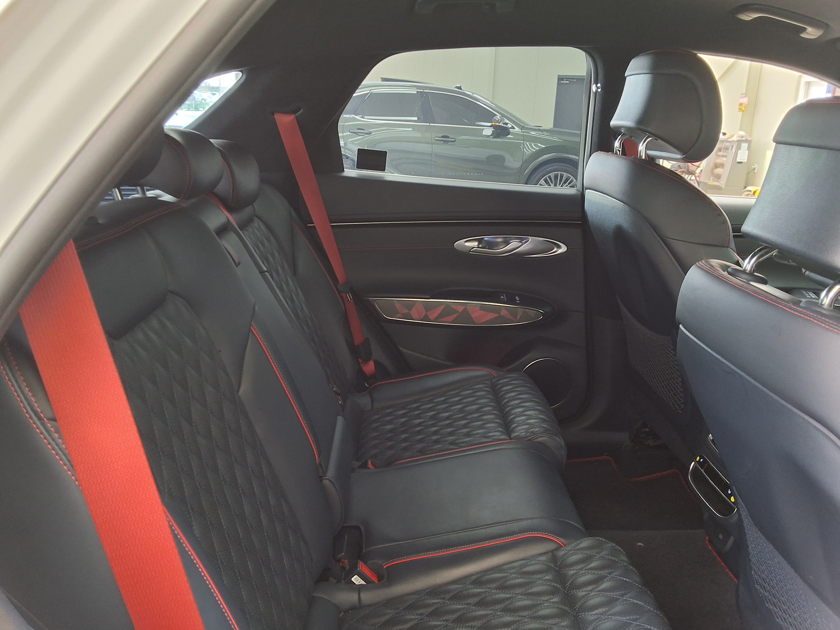 جينيسيس GV70 2021 - صورة 12