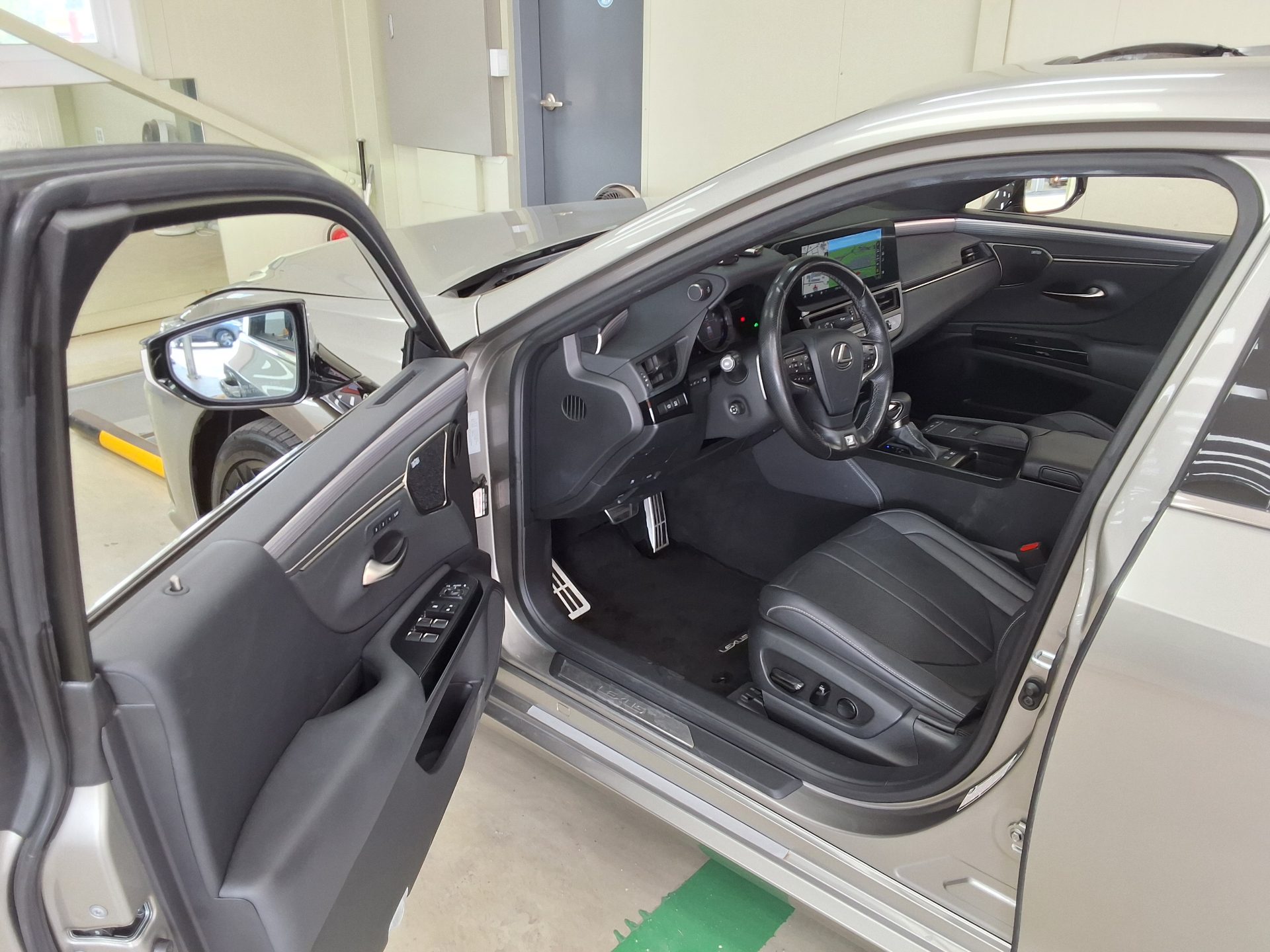 LEXUS ES - 9