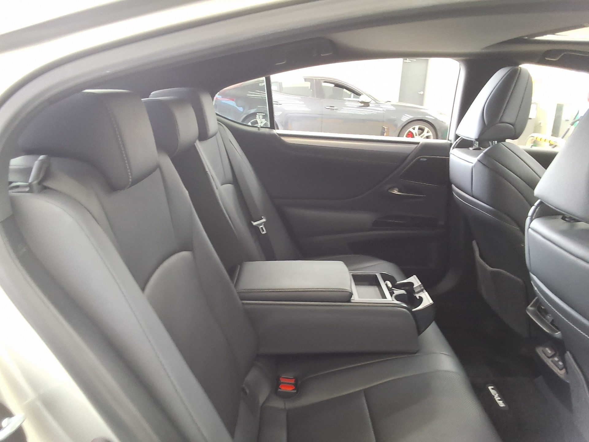 LEXUS ES - 12