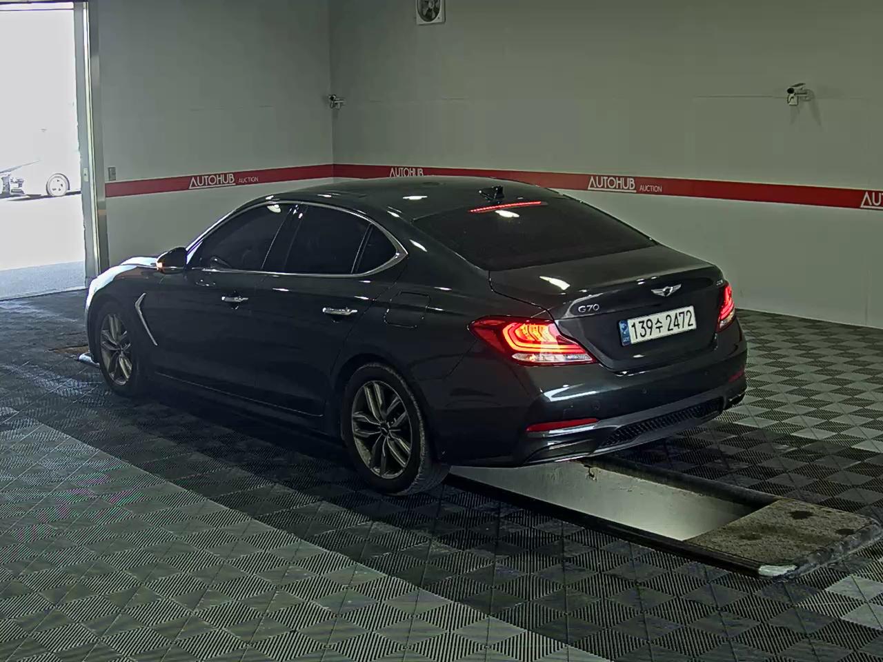 Genesis G70 - 5