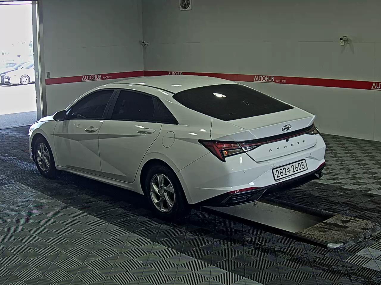 Hyundai Elantra 2021 - Image 5