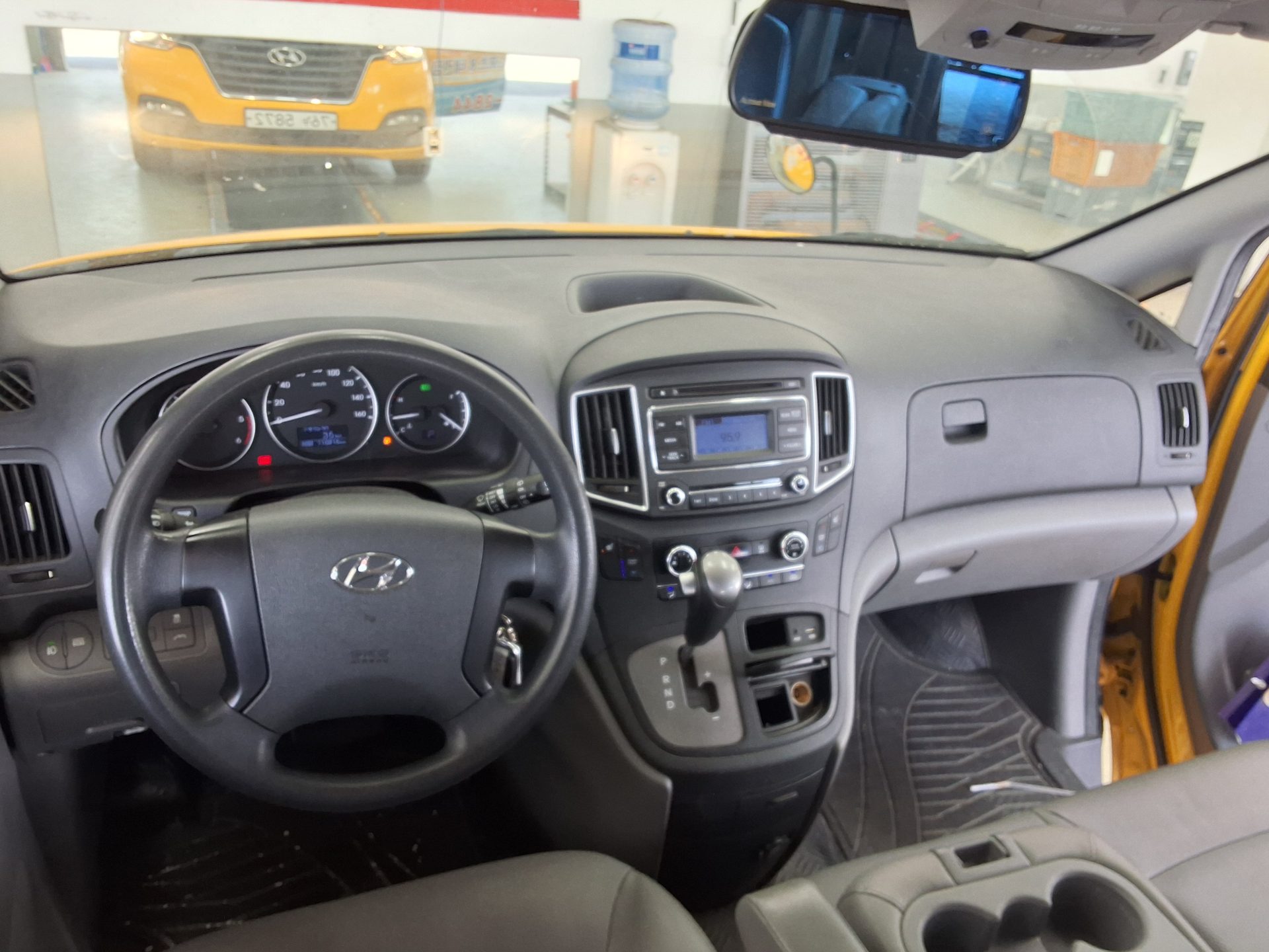Hyundai Grand Starex 2019 - Image 10