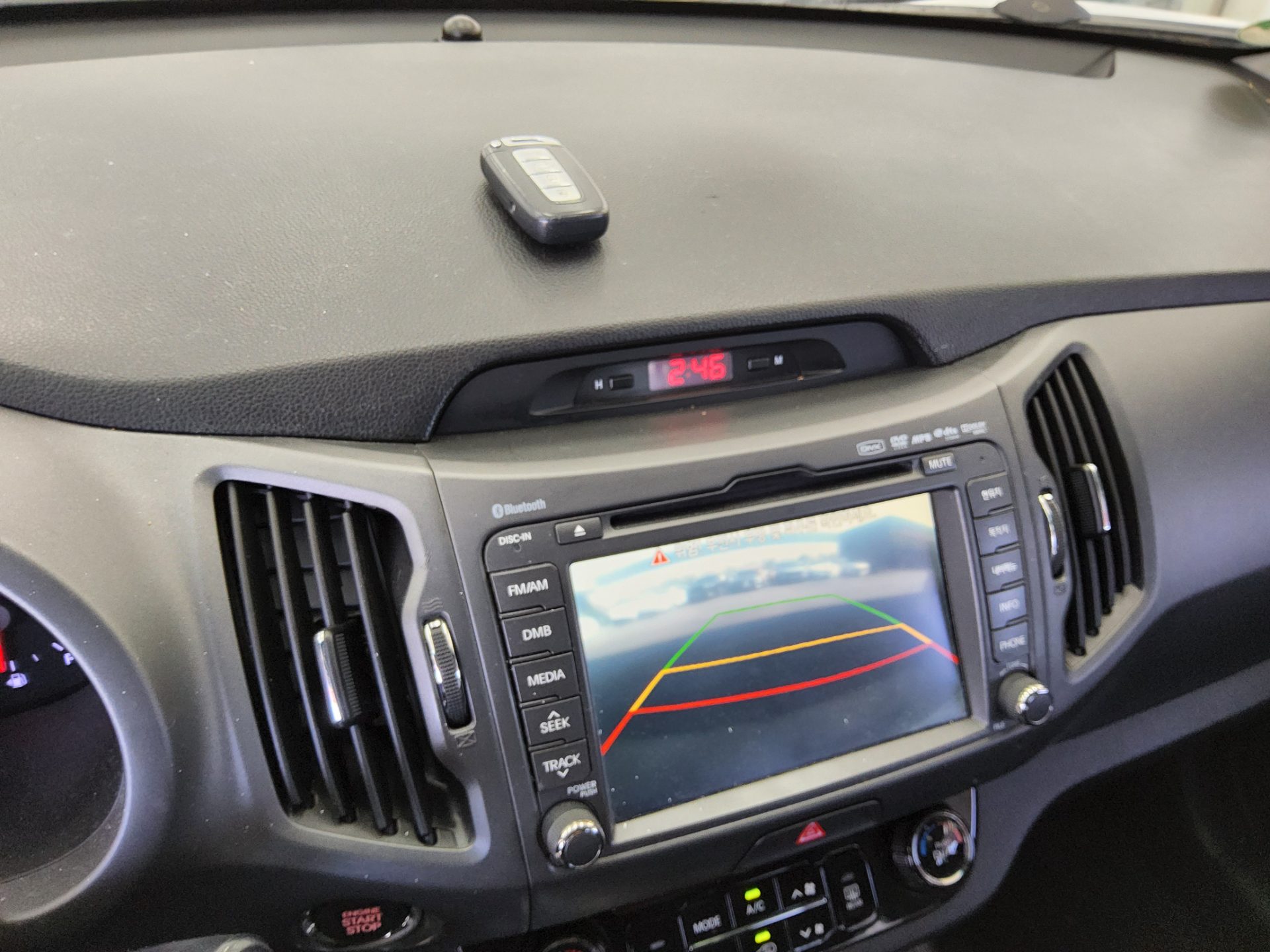Kia Sportage 2012 - Image 17