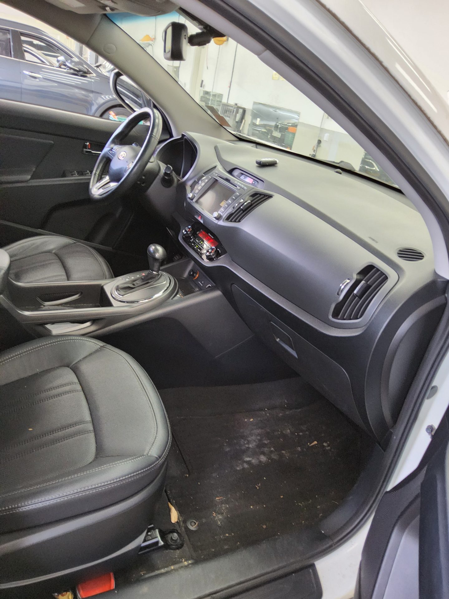 Kia Sportage 2012 - Image 13