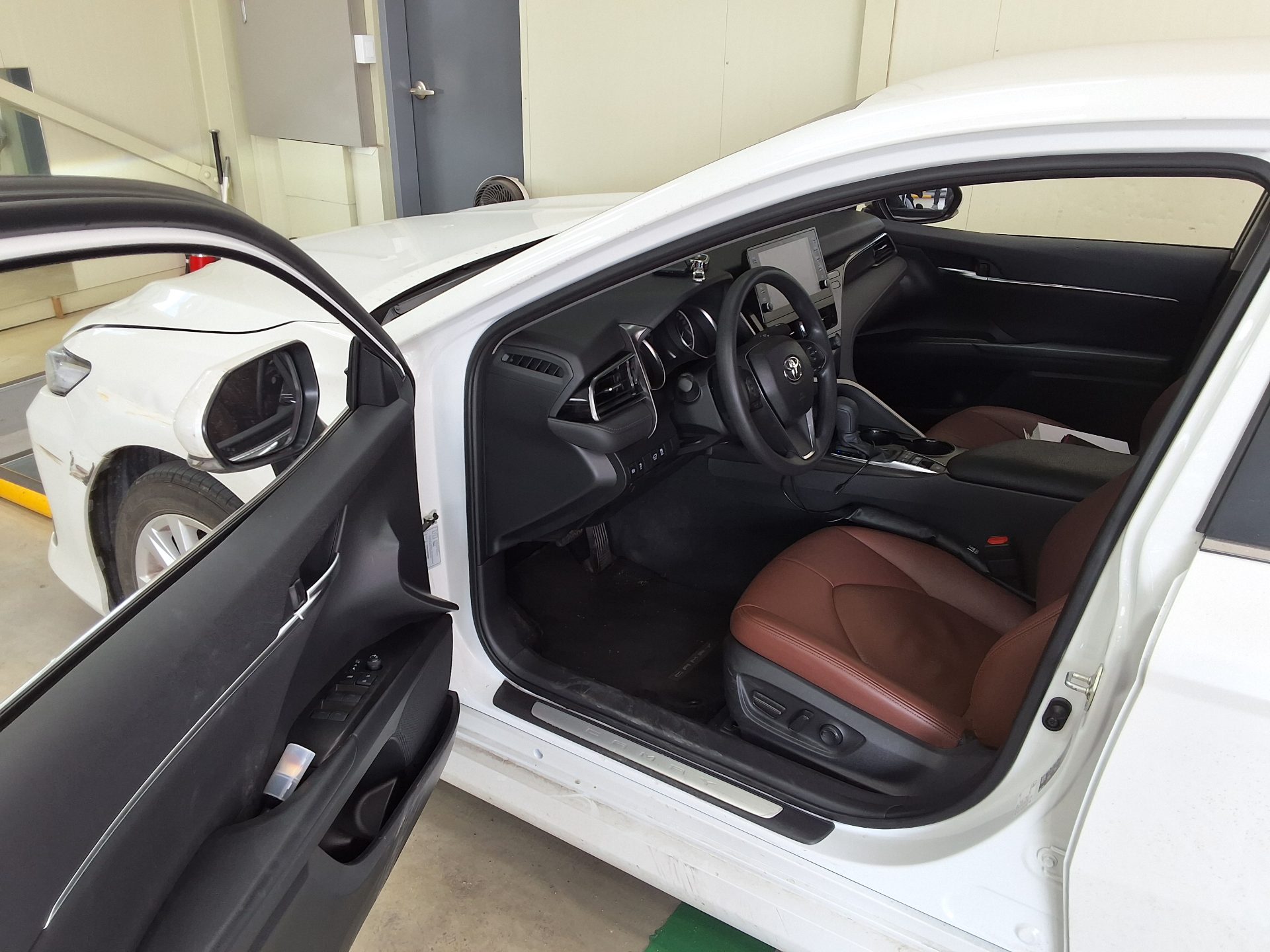 Toyota Camry 2024 - Image 9