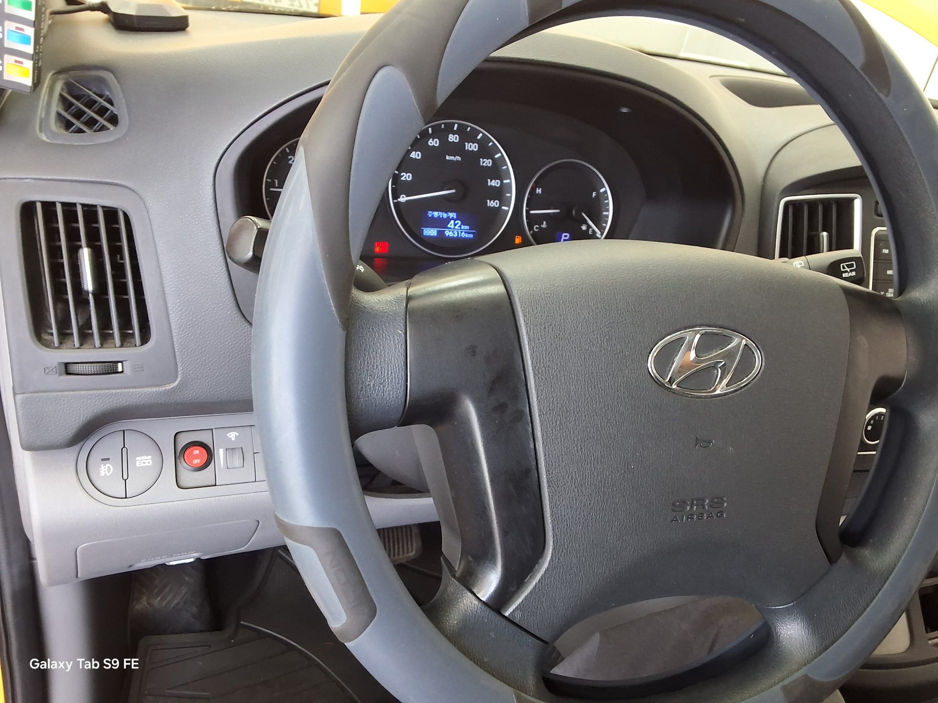 Hyundai Grand Starex 2017 - Image 16