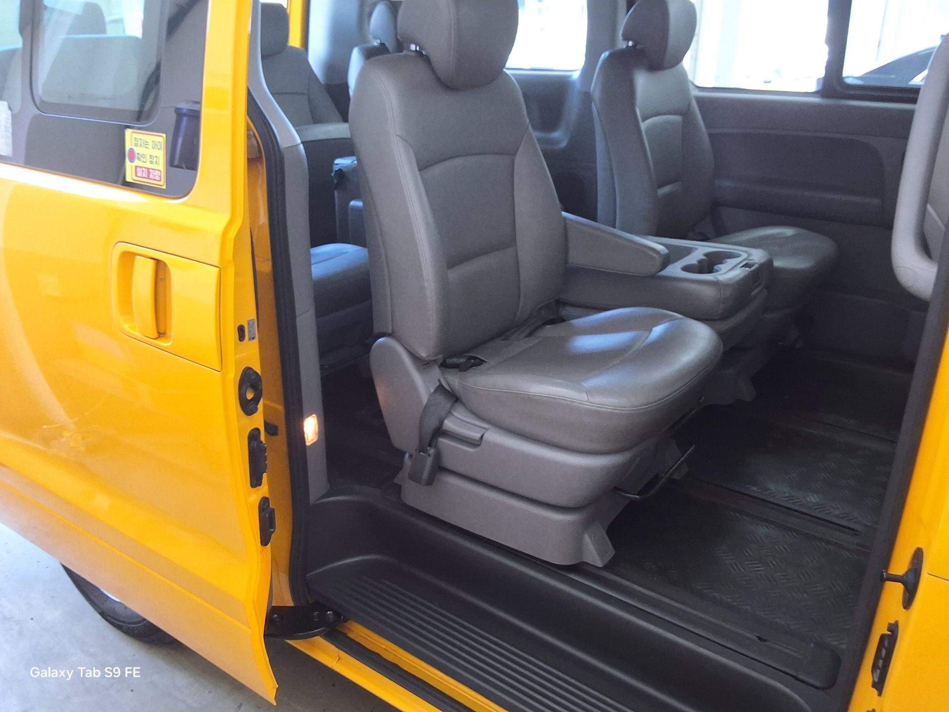 Hyundai Grand Starex 2017 - Image 12