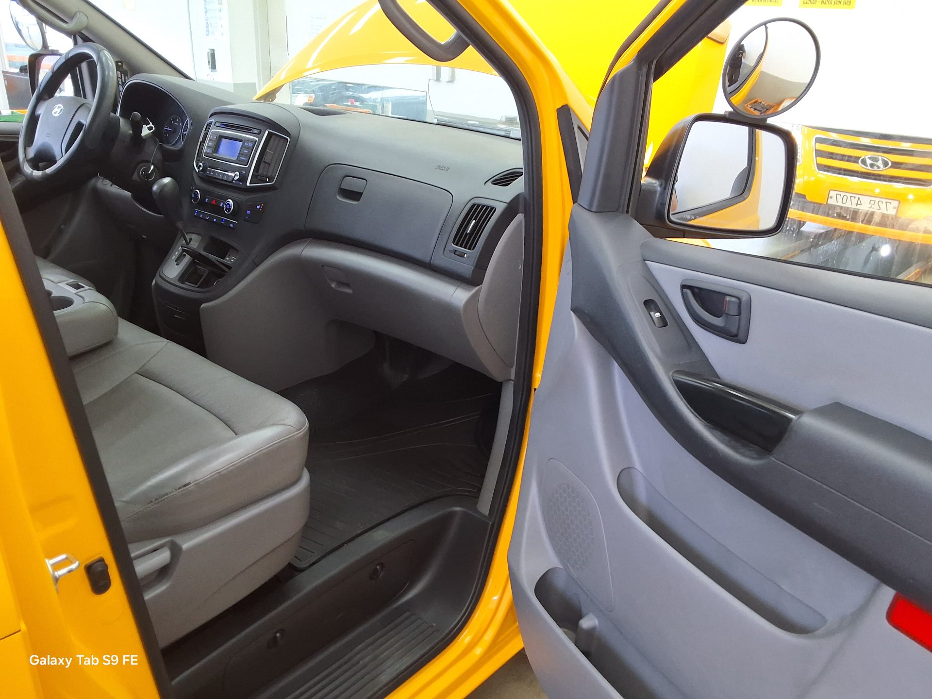 Hyundai Grand Starex 2017 - Image 13