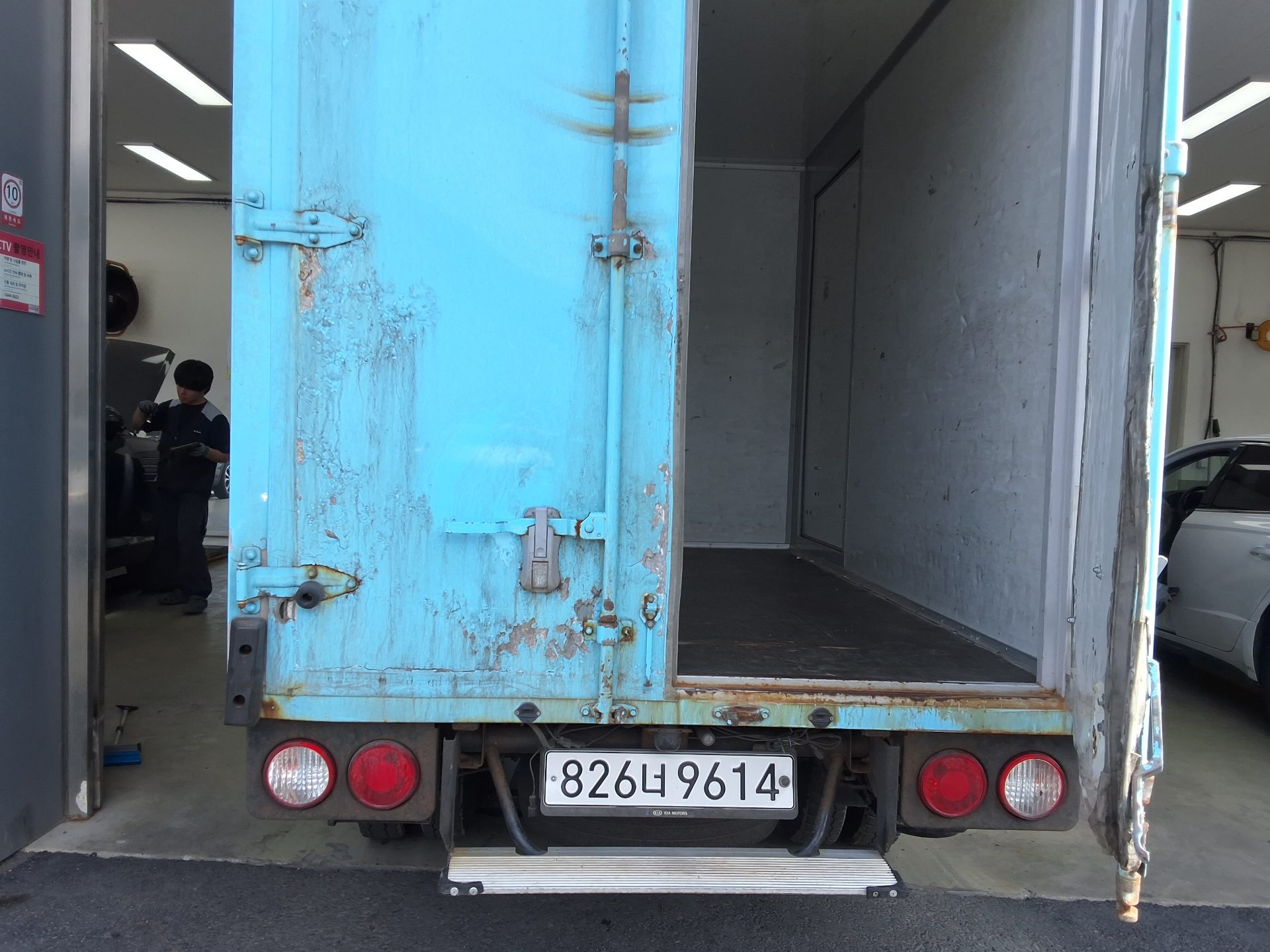 Chrysler Cargo - 11