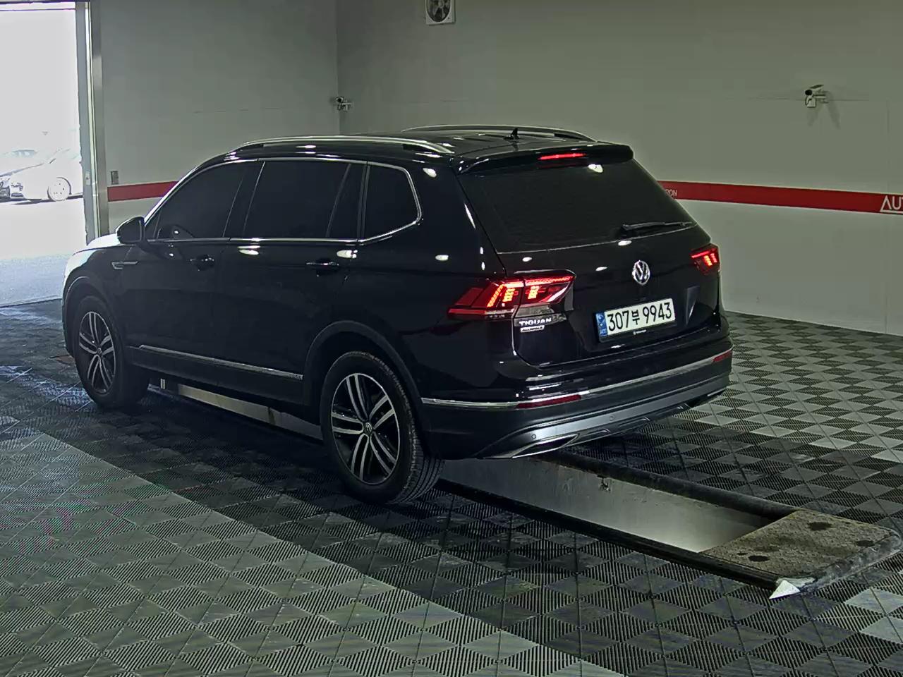 Volkswagen Tiguan - 5