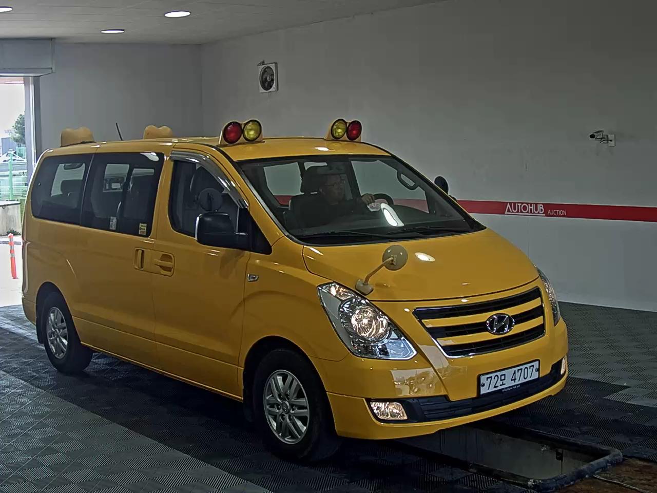 Hyundai Grand Starex 2017 - Image 2