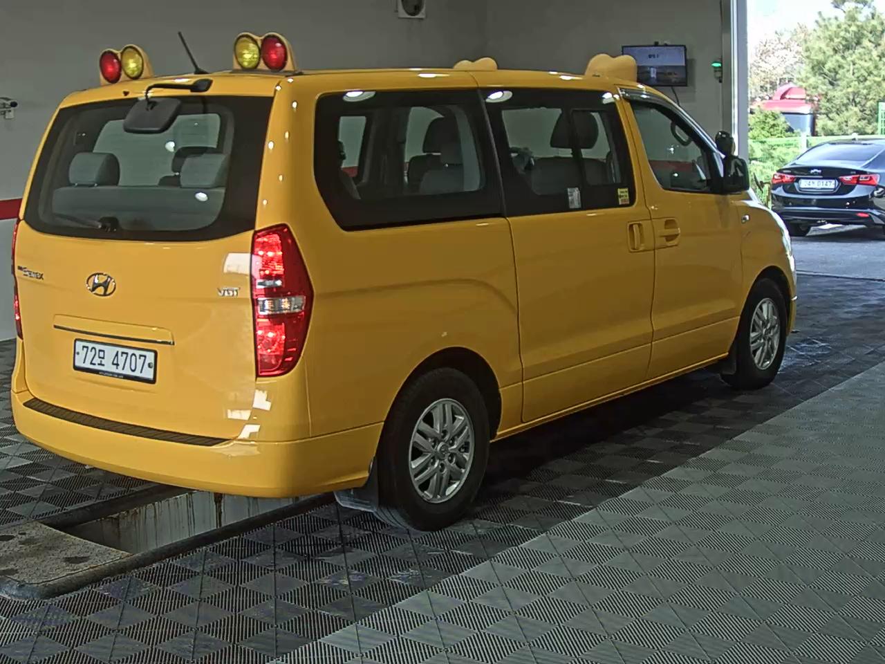 Hyundai Grand Starex 2017 - Image 4