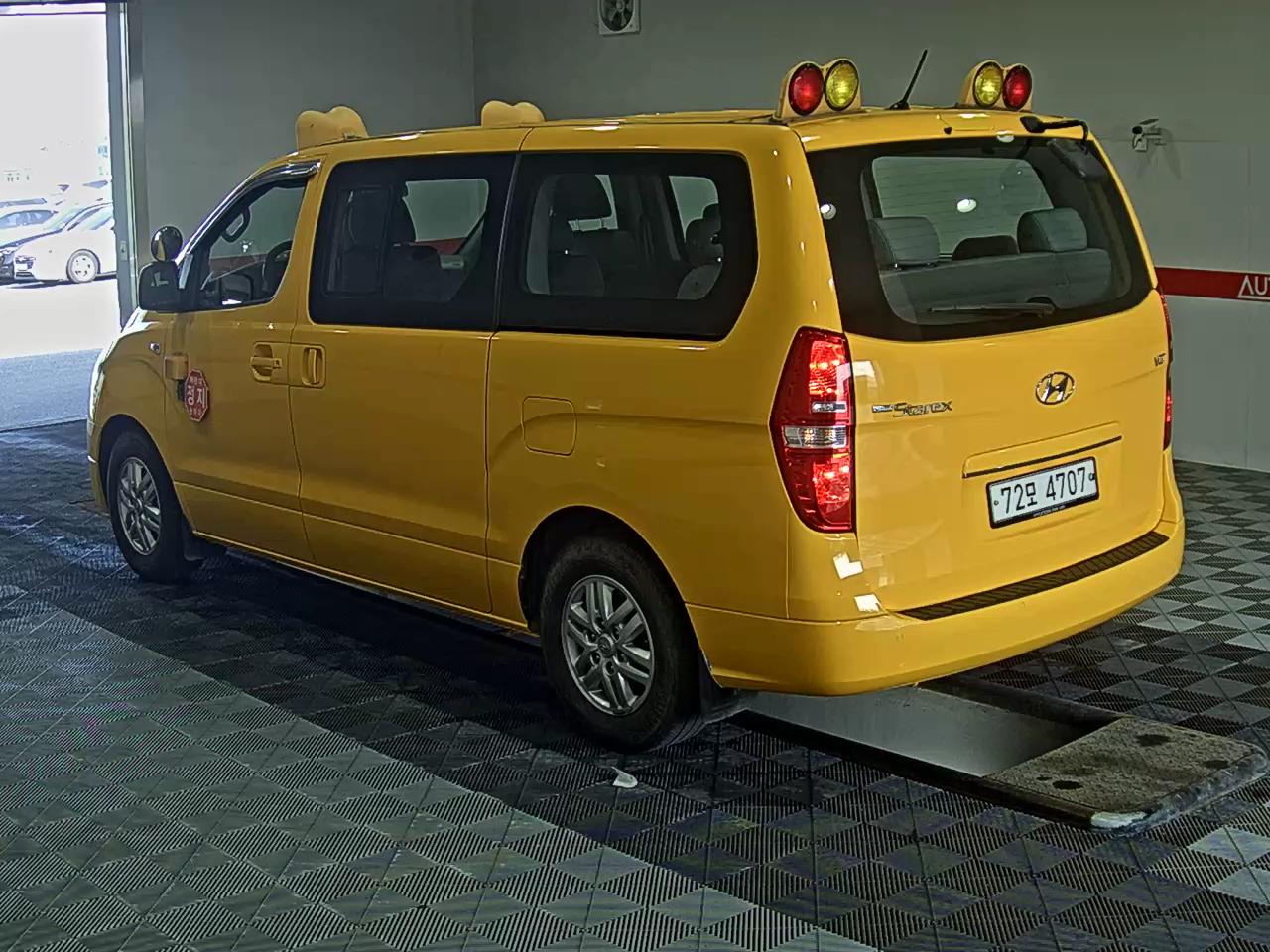 Hyundai Grand Starex 2017 - Image 5