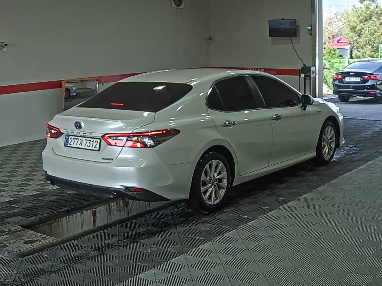Toyota Camry 2024 - Image 4