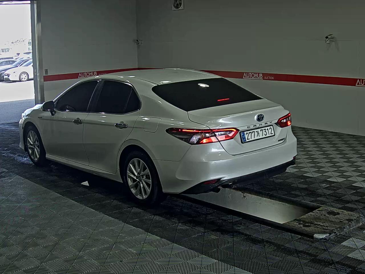 Toyota Camry 2024 - Image 5