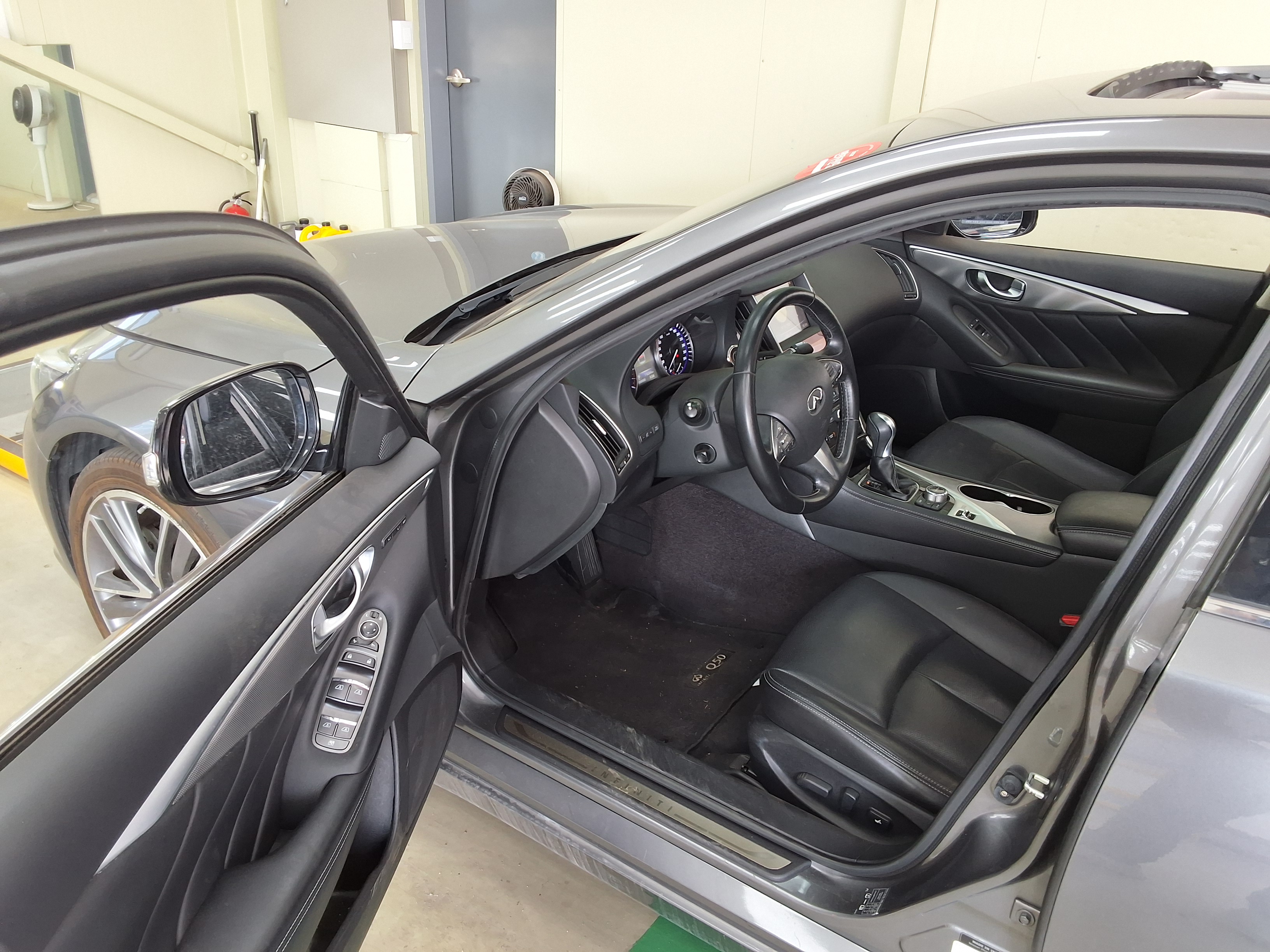 INFINITI Q50 - 9