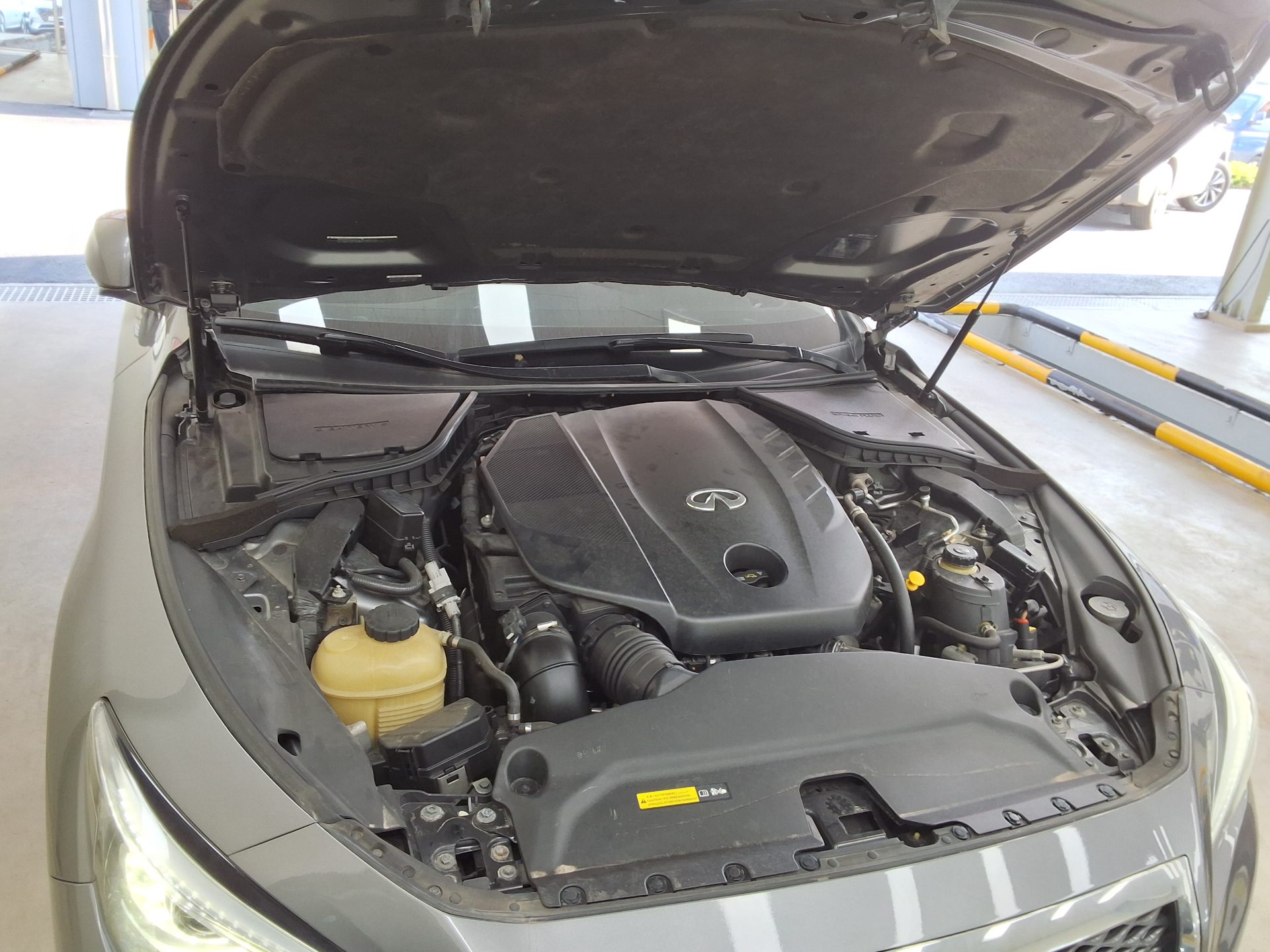 INFINITI Q50 - 20