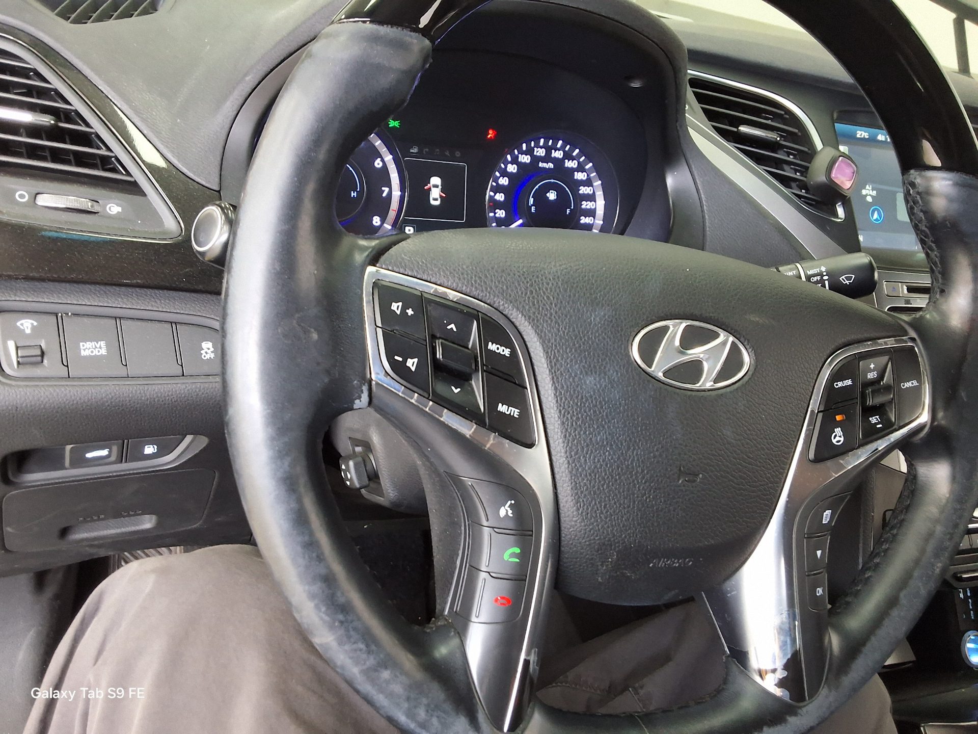 Hyundai Grandeur 2015 - Image 16