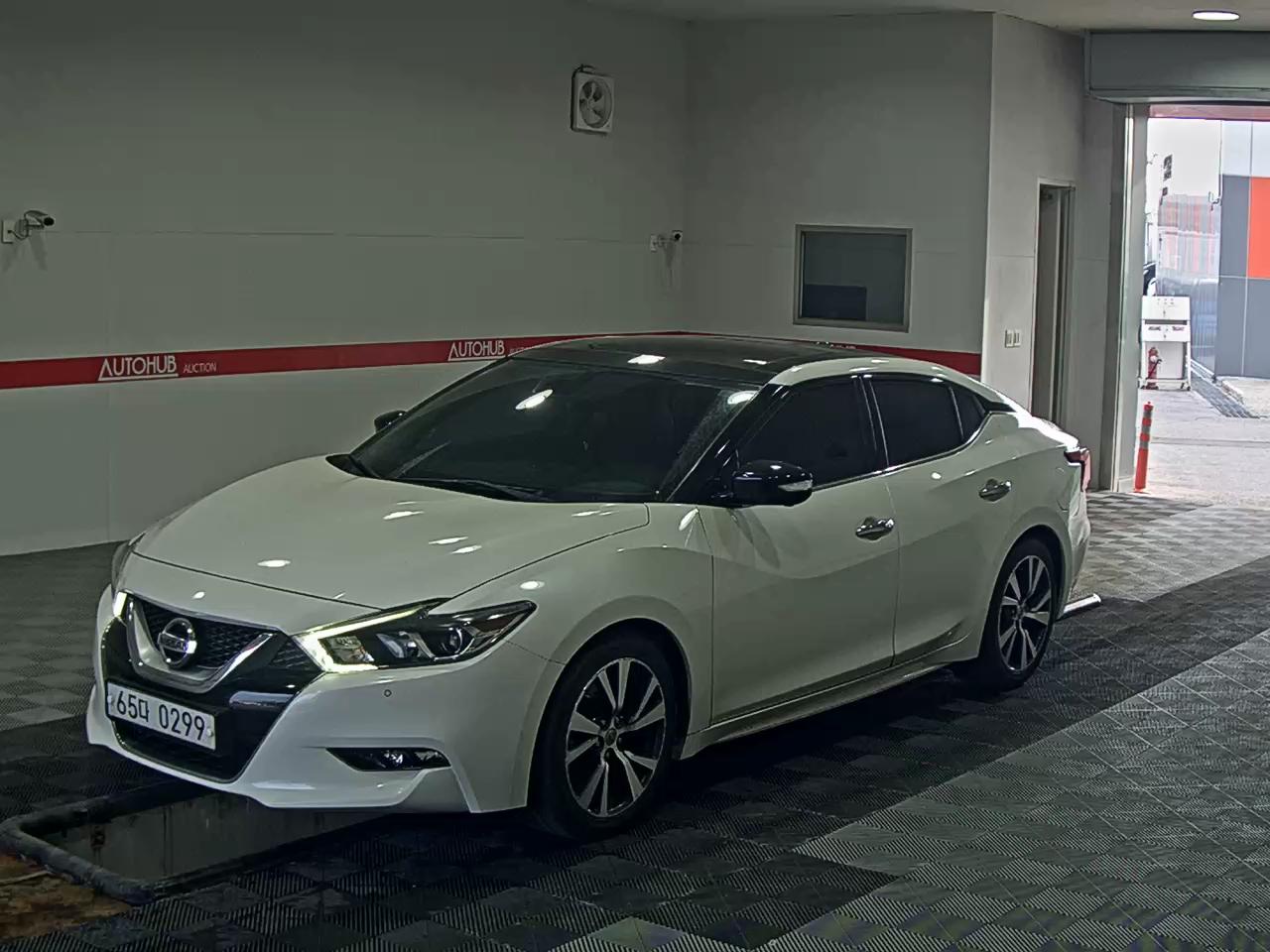 Nissan Maxima