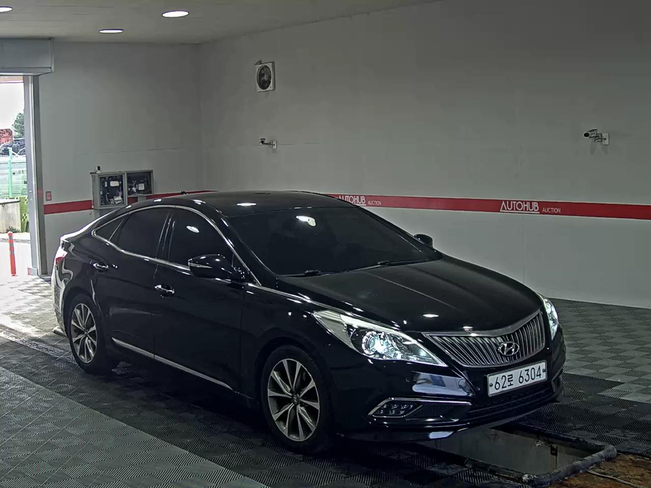 Hyundai Grandeur 2015 - Image 2