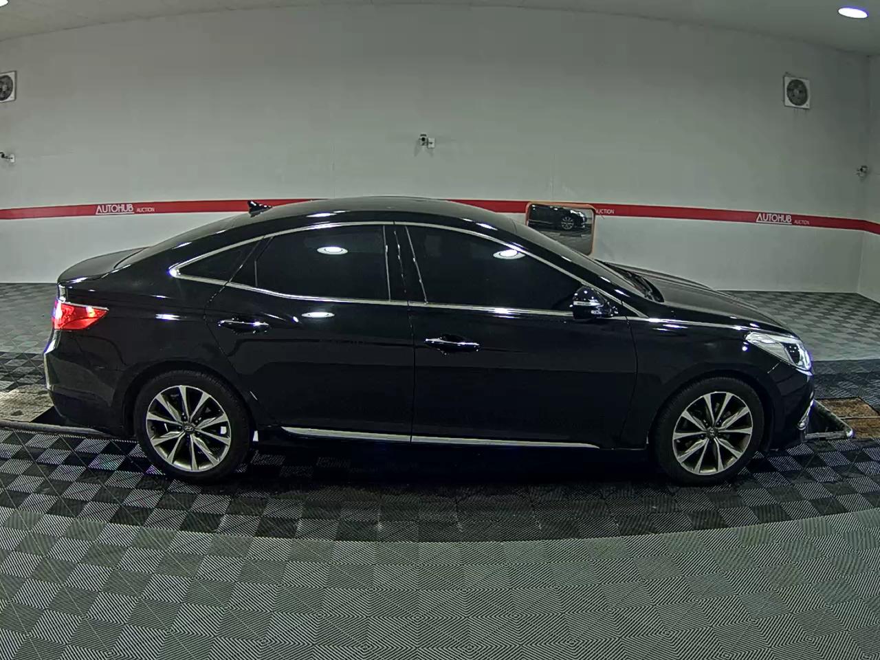 Hyundai Grandeur 2015 - Image 3