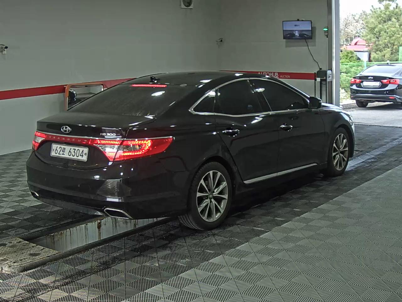 Hyundai Grandeur 2015 - Image 4