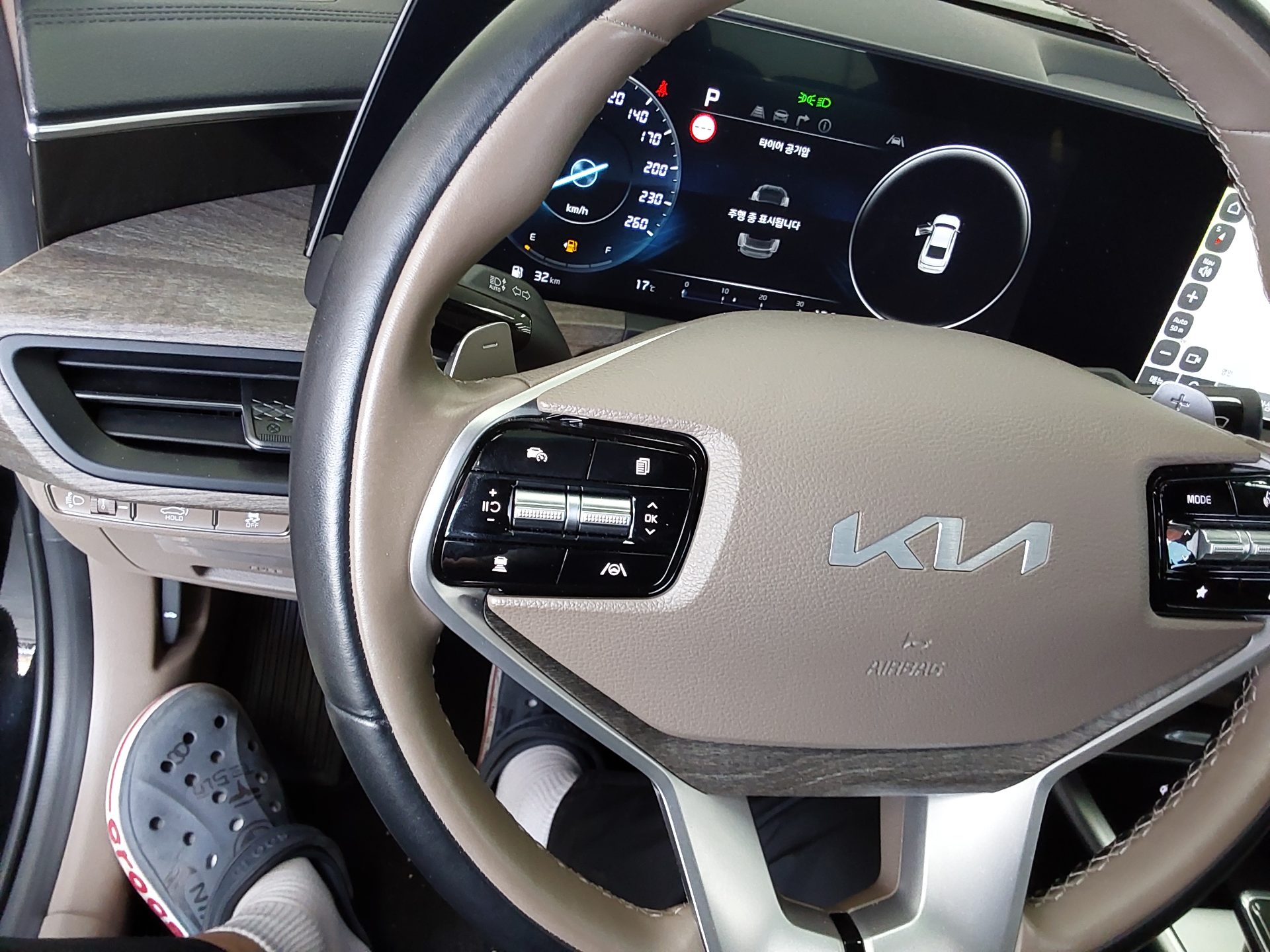 كيا K8 2023 - صورة 16