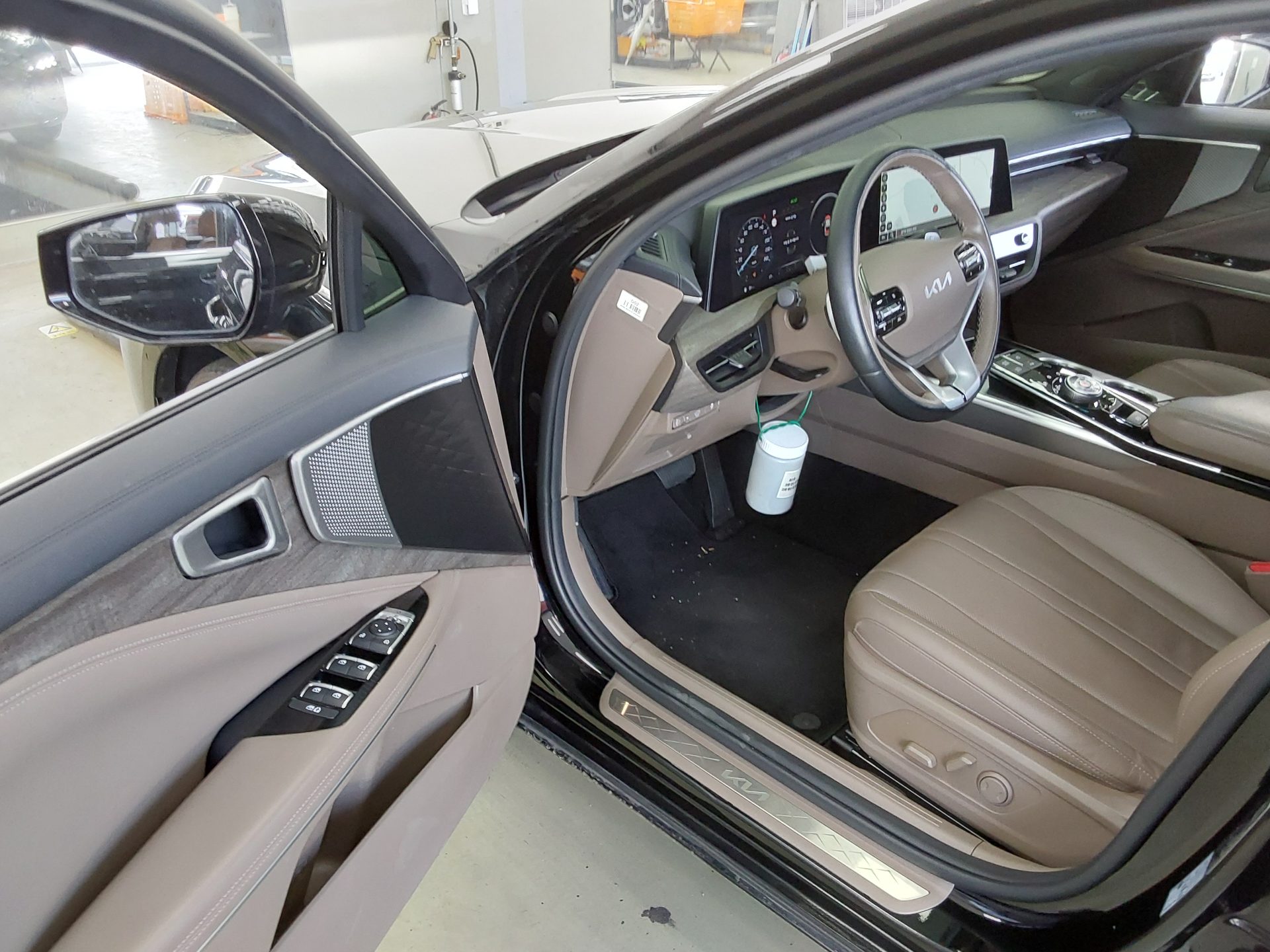 كيا K8 2023 - صورة 9