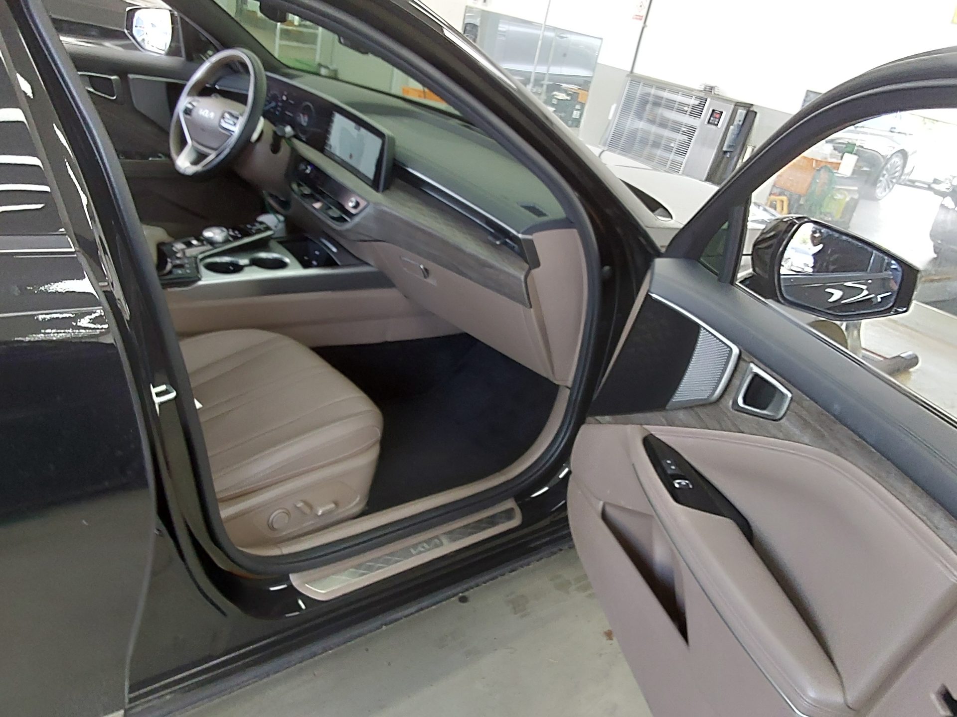 كيا K8 2023 - صورة 13