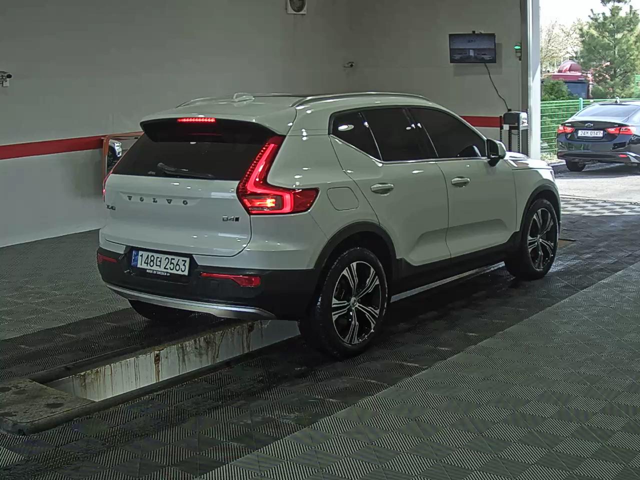 VOLVO 볼보 - 4