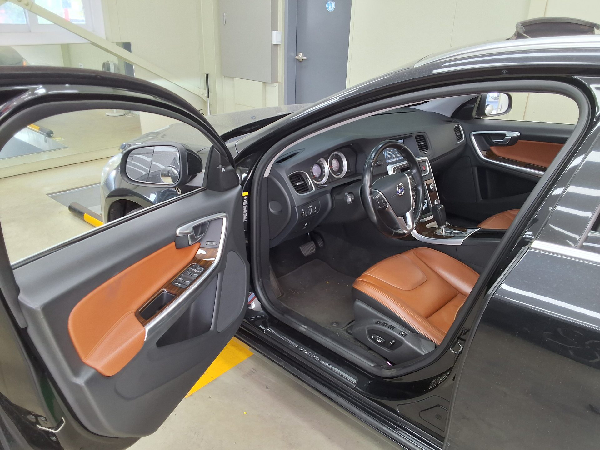 VOLVO 볼보 - 9