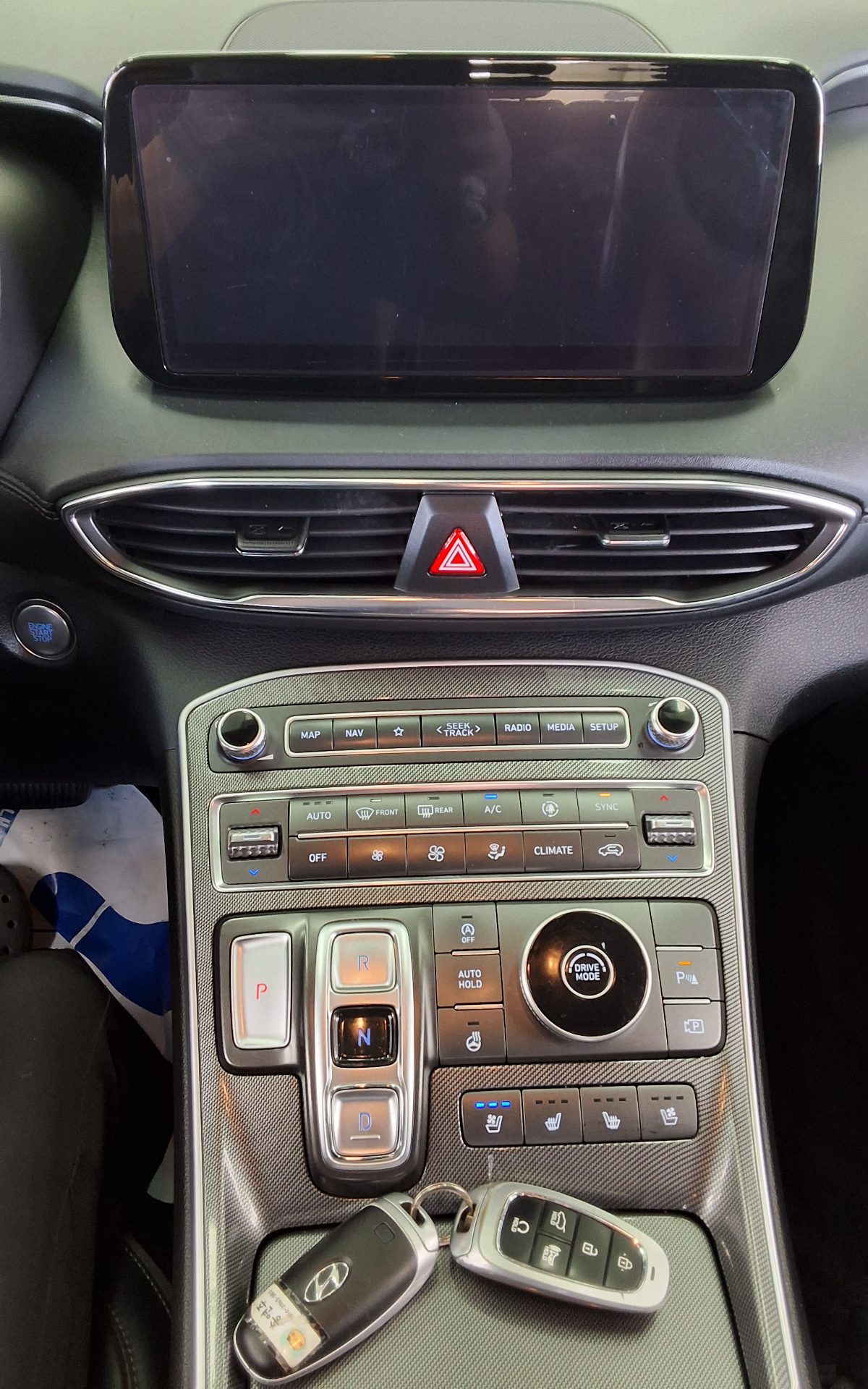 Hyundai Santa Fe 2021 - Image 17