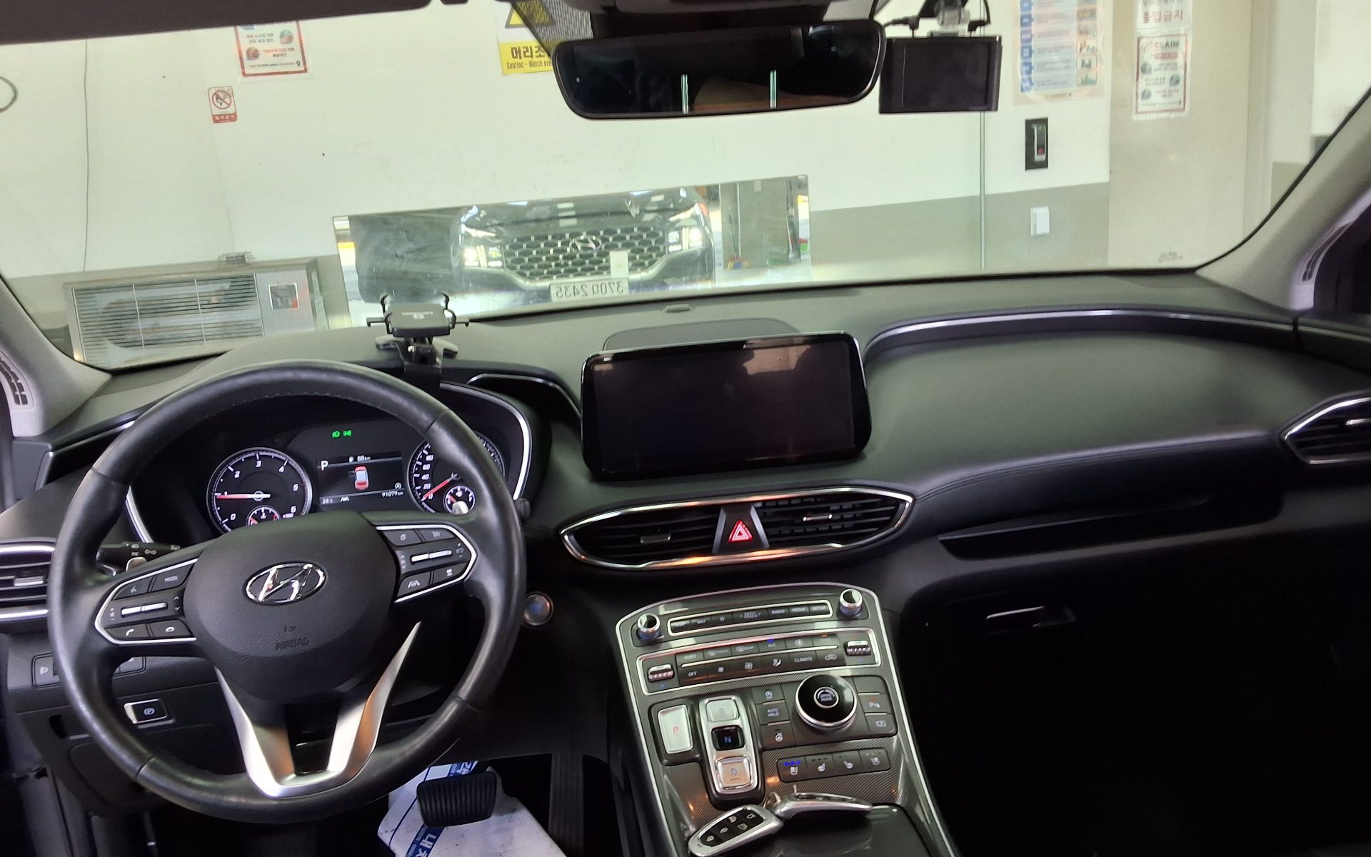 Hyundai Santa Fe 2021 - Image 10