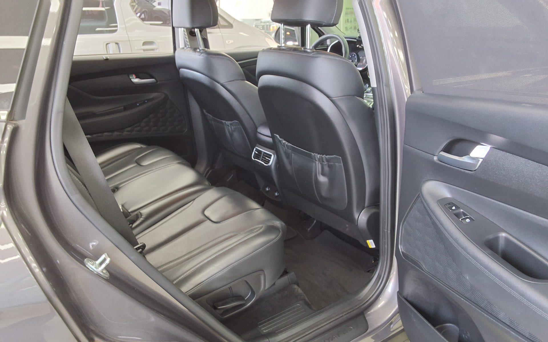 Hyundai Santa Fe 2021 - Image 12