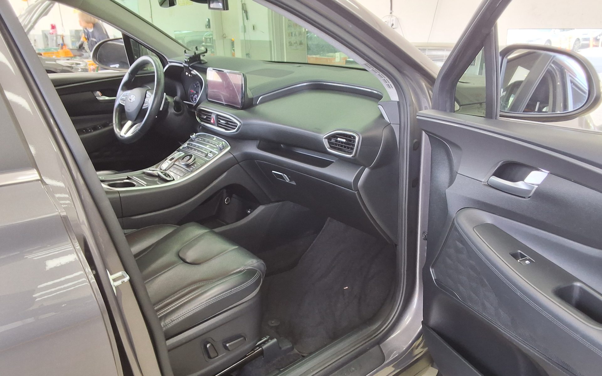 Hyundai Santa Fe 2021 - Image 13