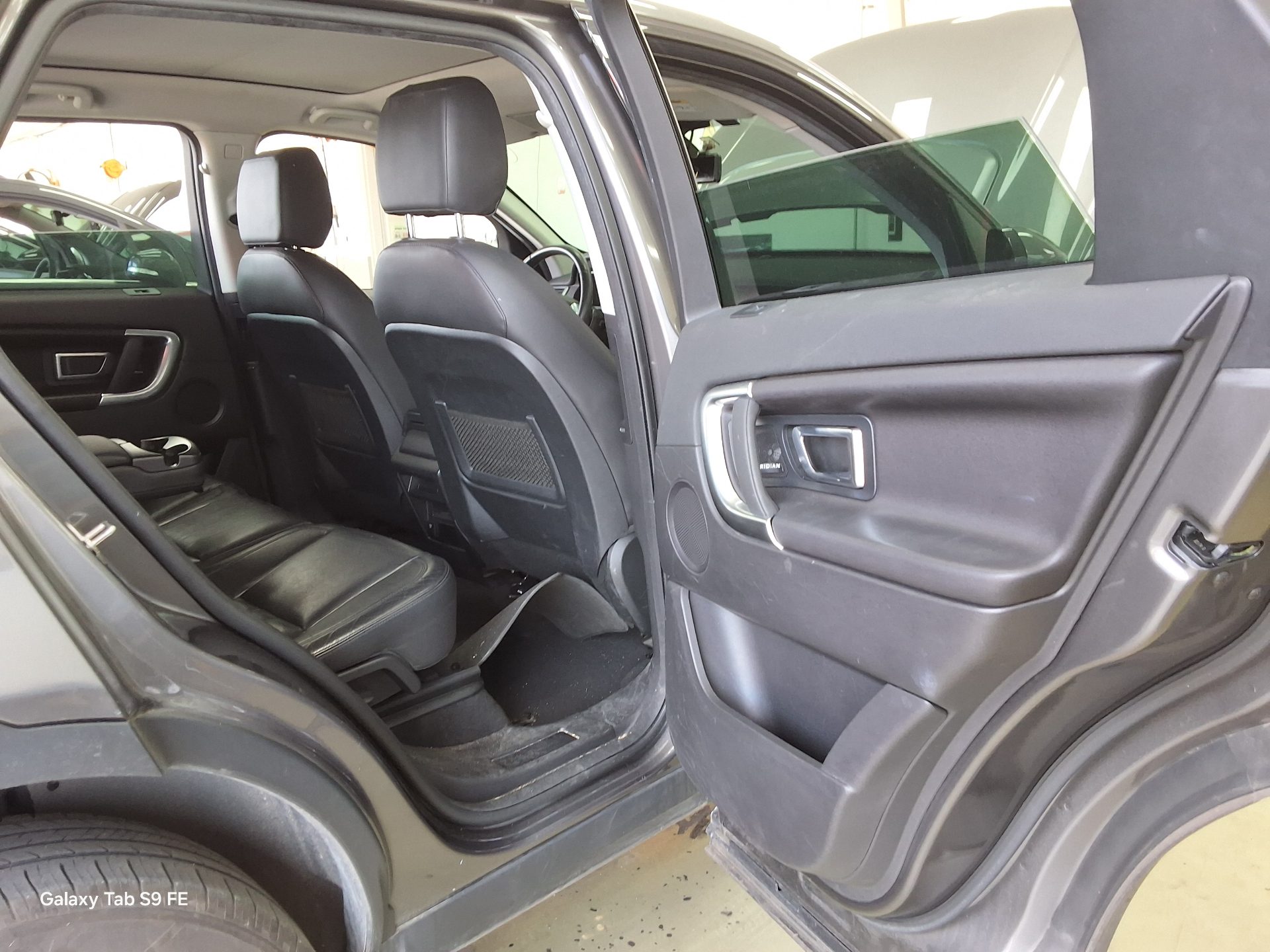 Land Rover Discovery - 12